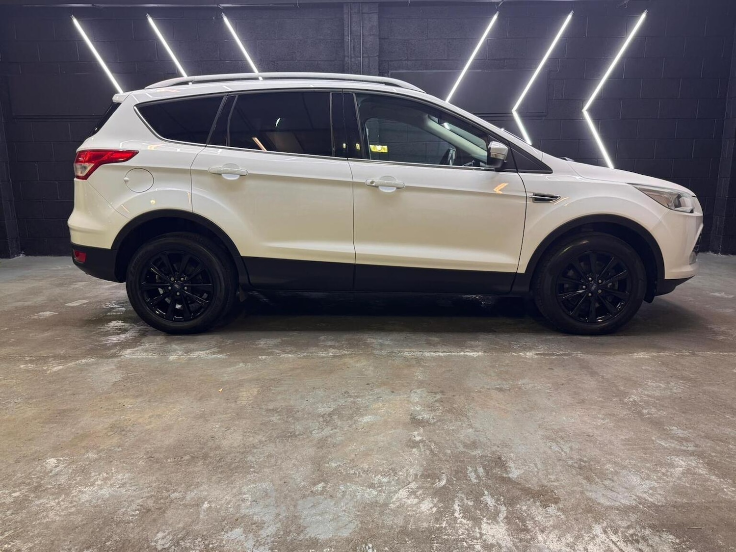 Used Ford Kuga 2015 for sale - 77632522: Photo 32