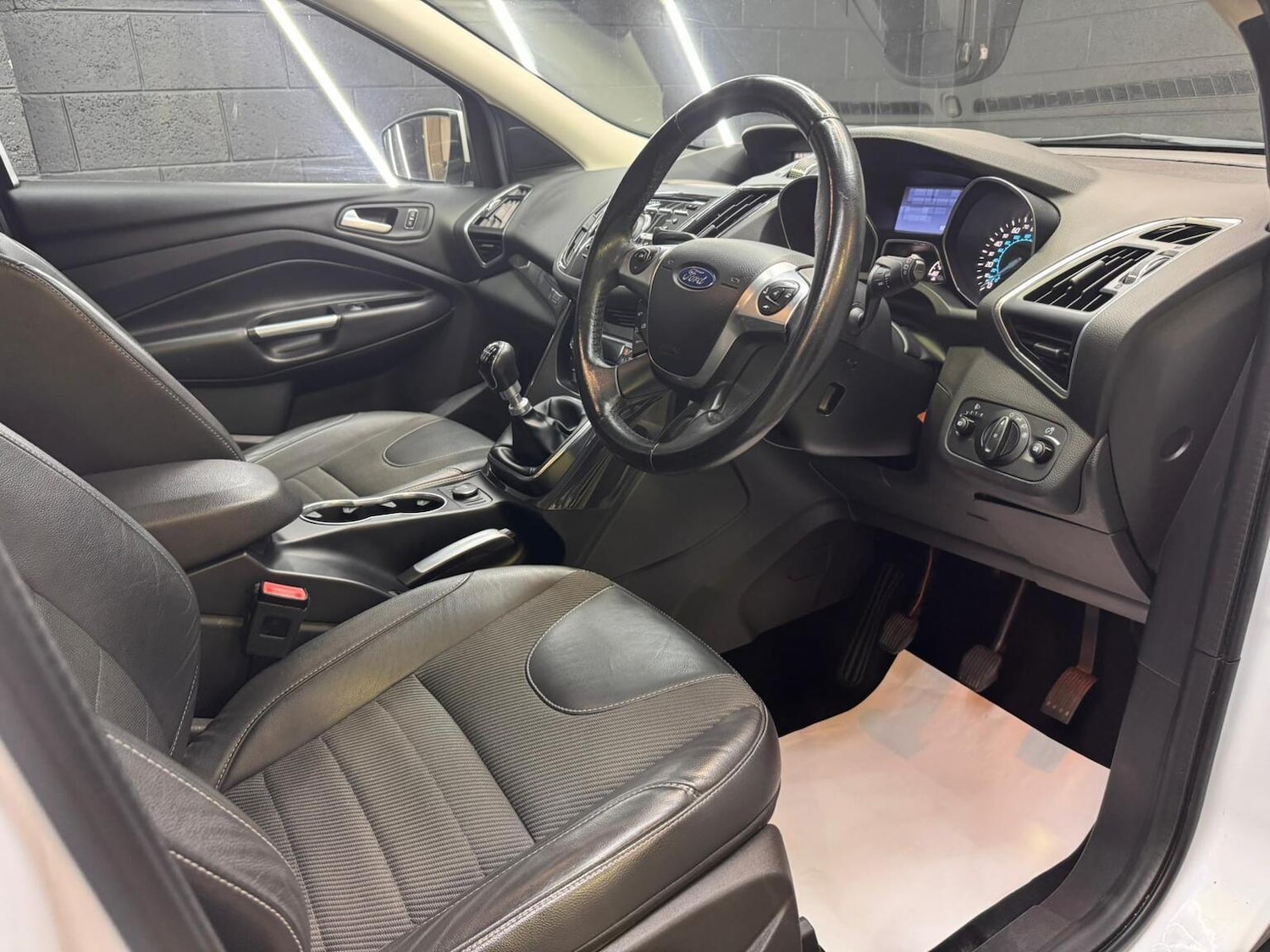 Used Ford Kuga 2015 for sale - 77632522: Photo 35