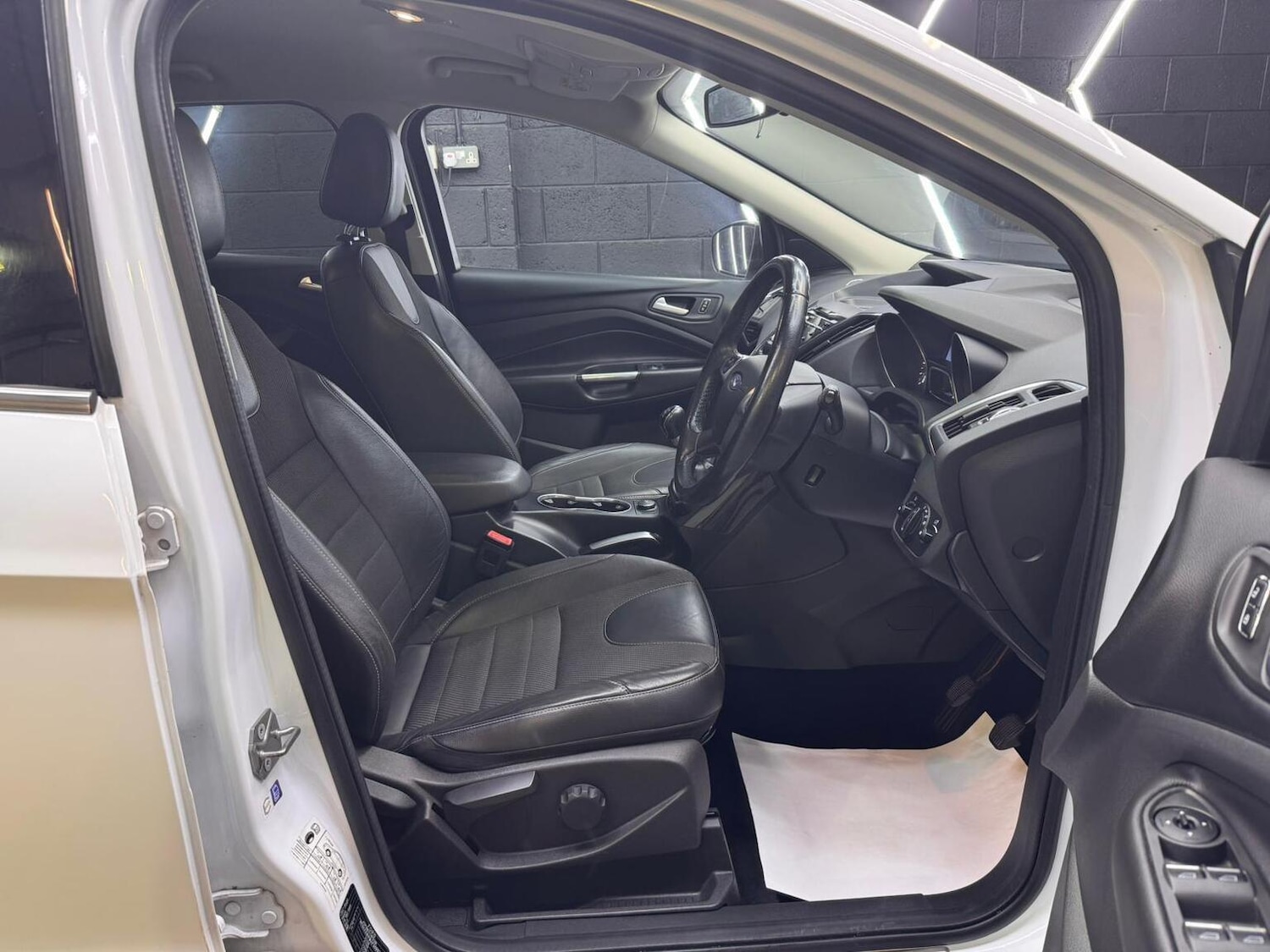 Used Ford Kuga 2015 for sale - 77632522: Photo 36