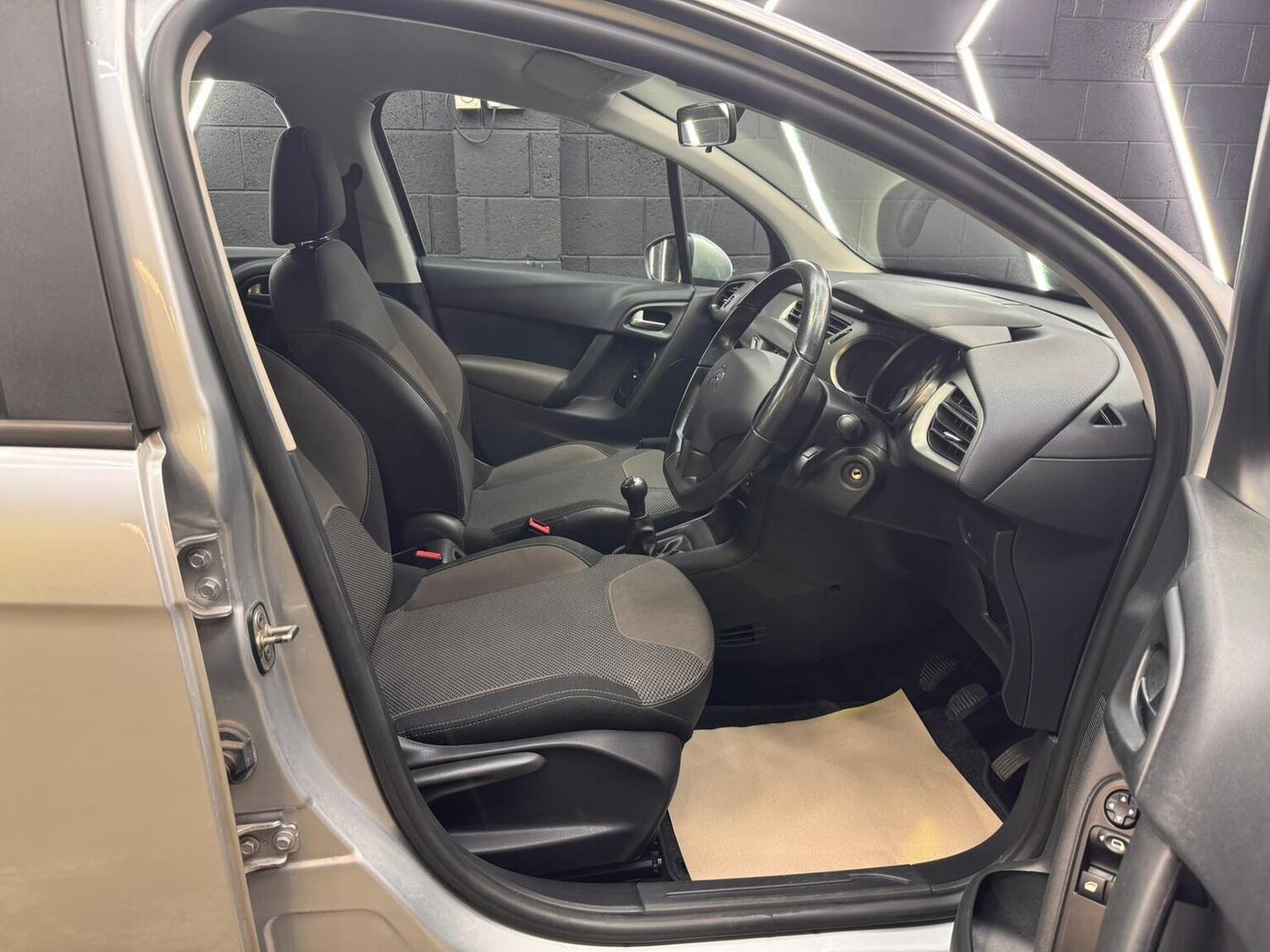 Used Citroen C3 2014 for sale - 76725668: Photo 33