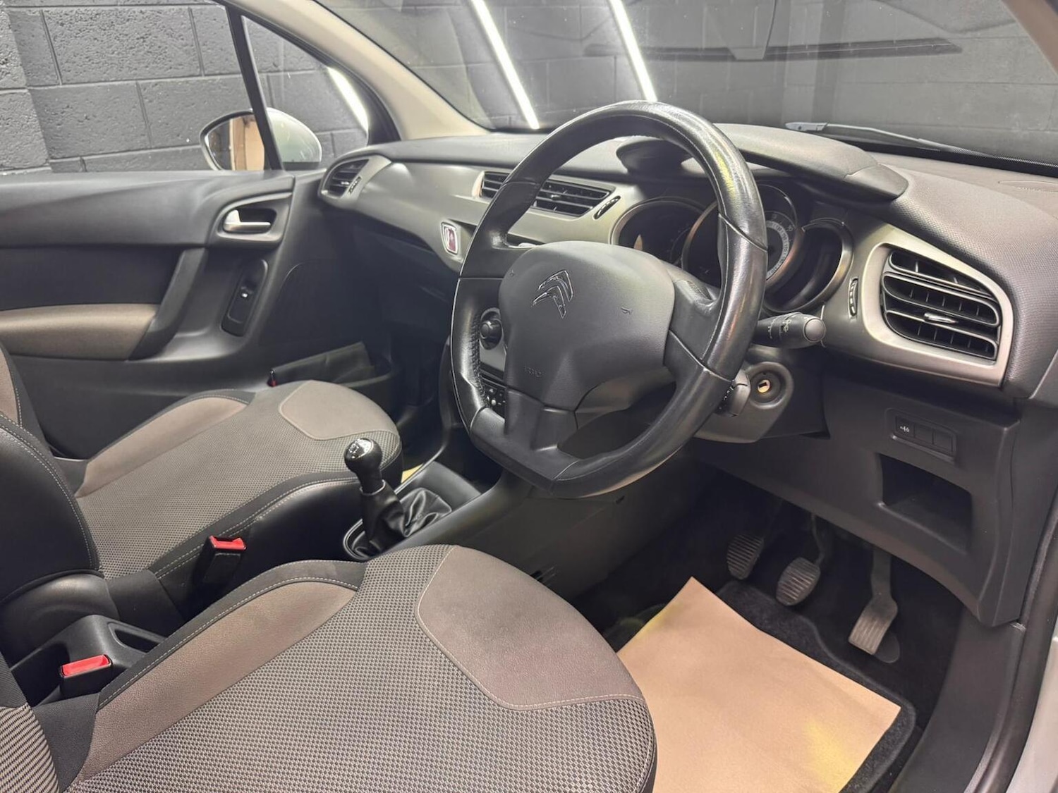 Used Citroen C3 2014 for sale - 76725668: Photo 36