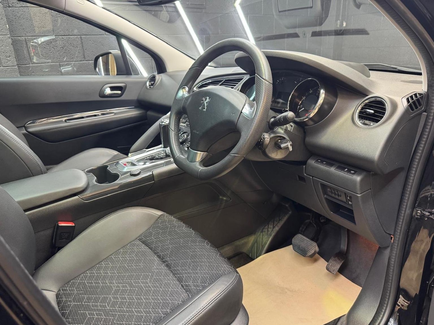 Used Peugeot 3008 2016 for sale - 76725750: Photo 36