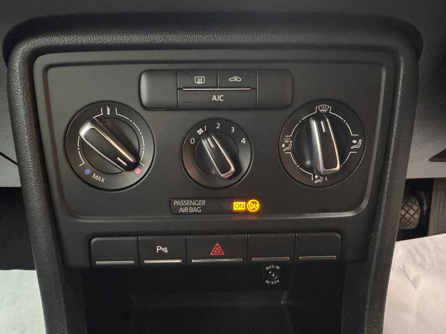 Used Volkswagen Beetle 2015 for sale - 77494795: Photo 42