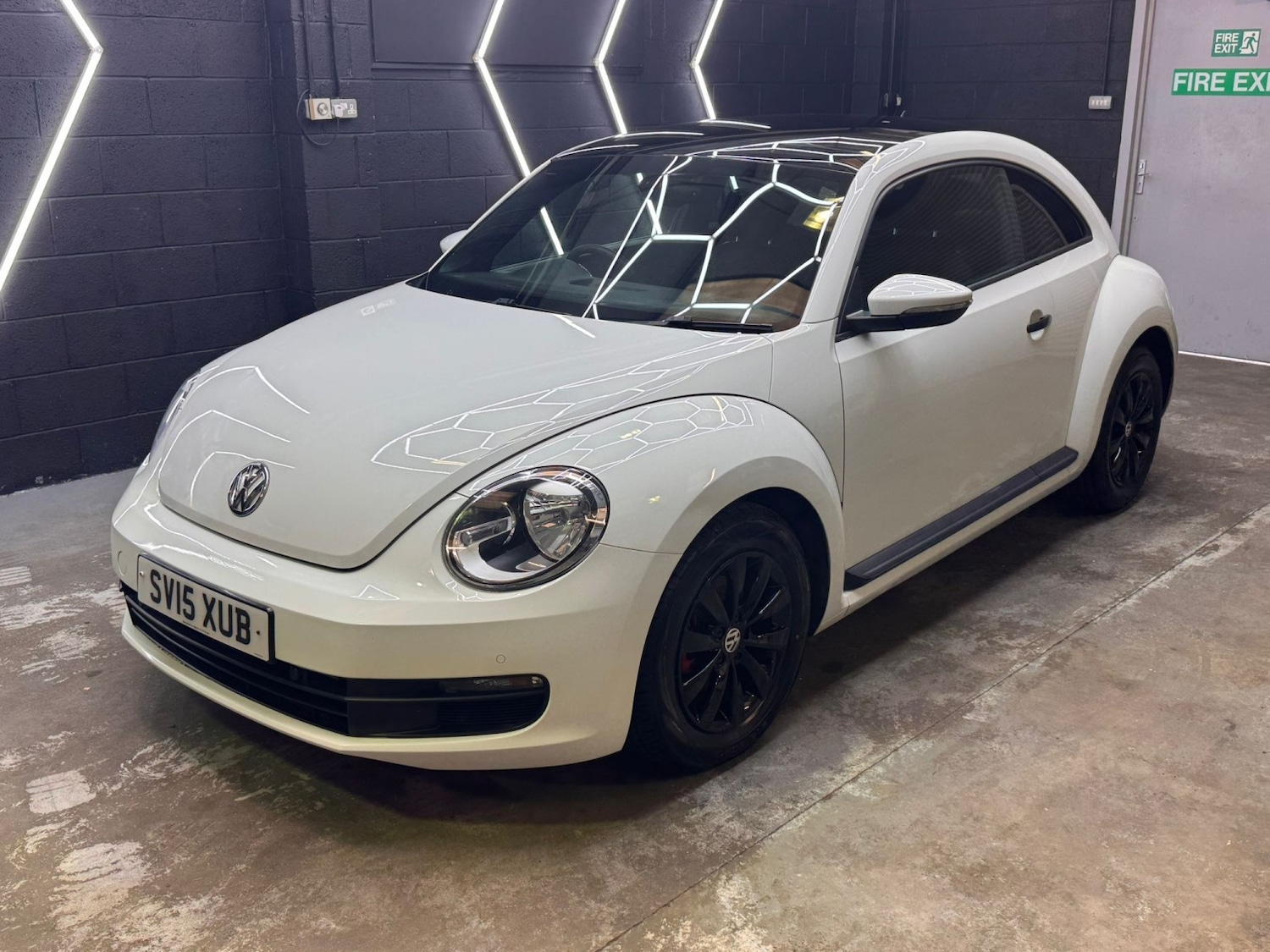 Used Volkswagen Beetle 2015 for sale - 77494795: Photo 5