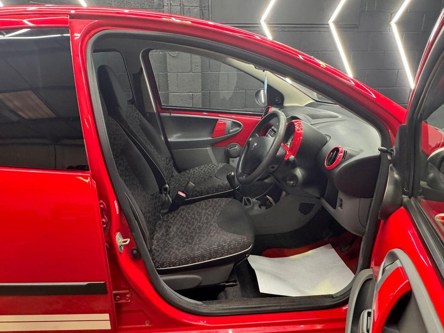 Used Peugeot 107 2011 for sale - 77162239: Photo 25