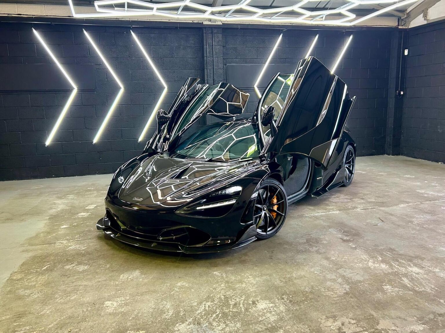 Used McLaren 720S 2019 for sale - 76725575: Photo 14