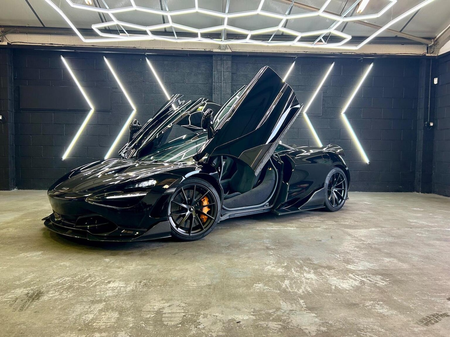 Used McLaren 720S 2019 for sale - 76725575: Photo 15