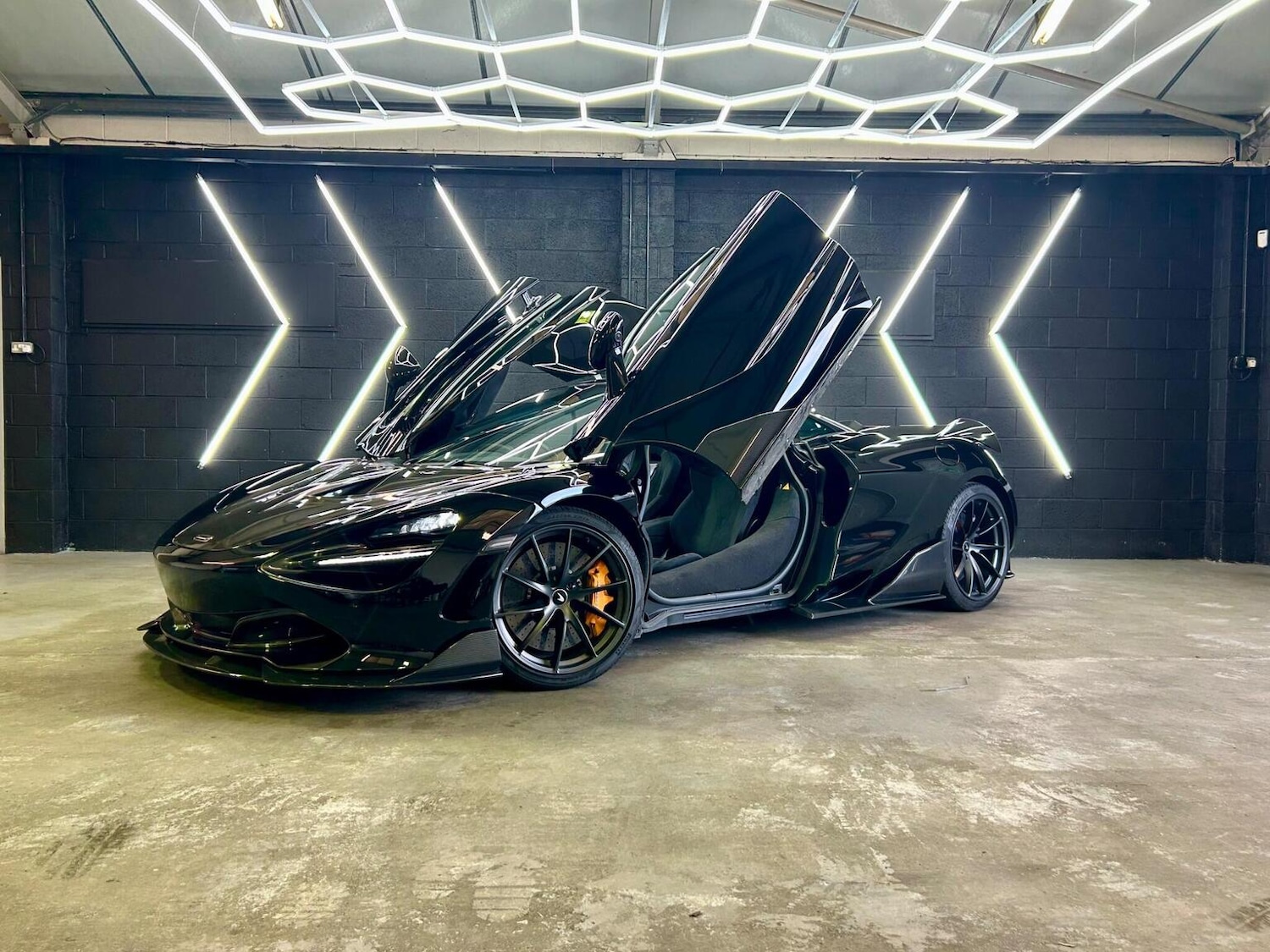 Used McLaren 720S 2019 for sale - 76725575: Photo 16