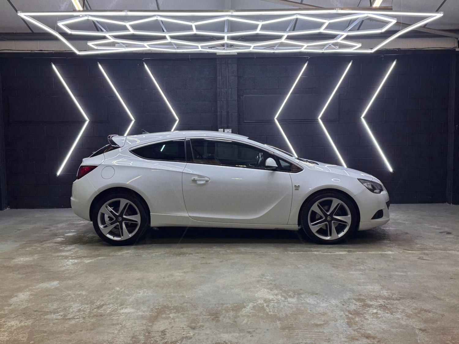 Used Vauxhall Astra GTC 2014 for sale - 77609877: Photo 27