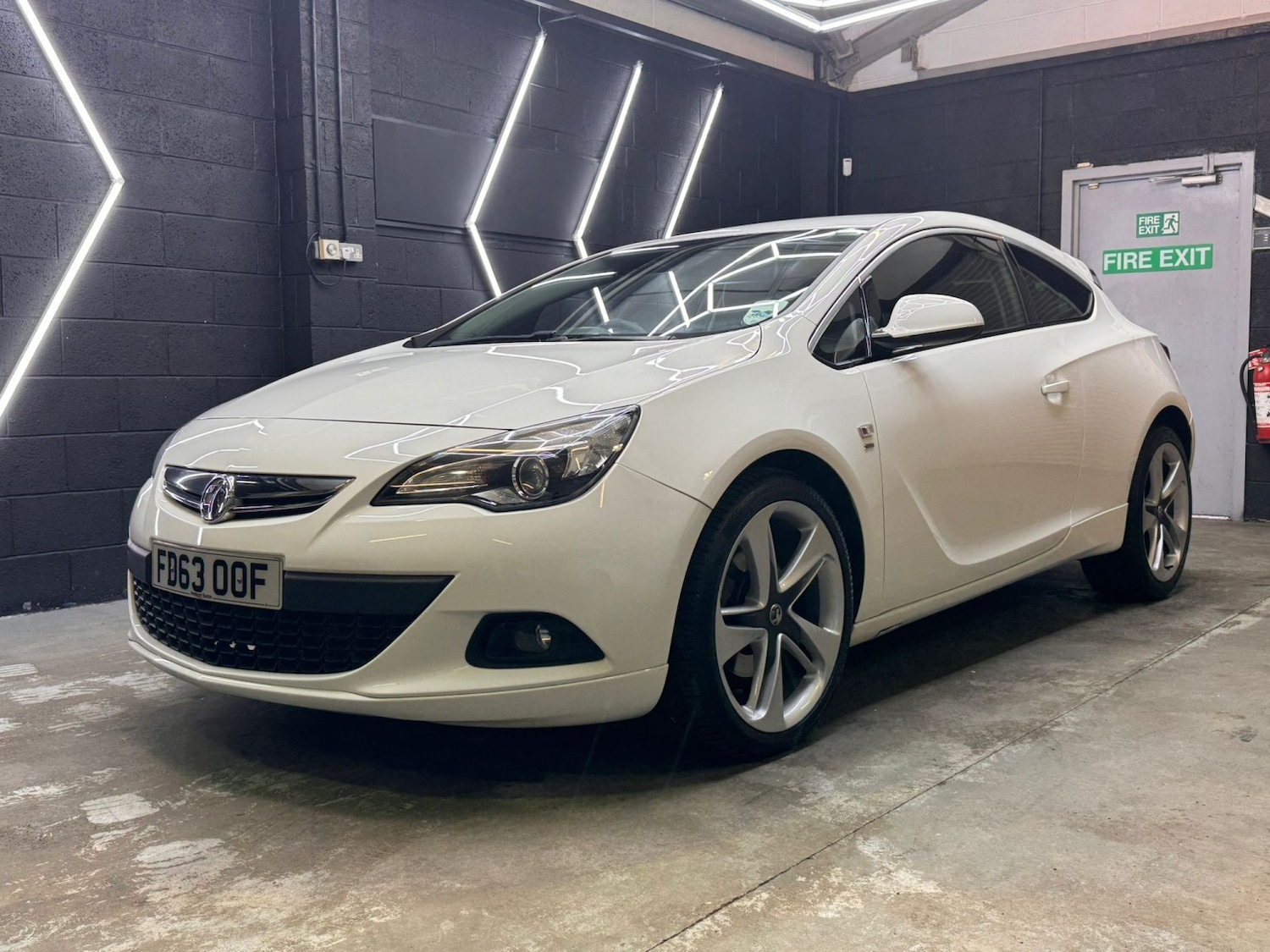 Used Vauxhall Astra GTC 2014 for sale - 77609877: Photo 4