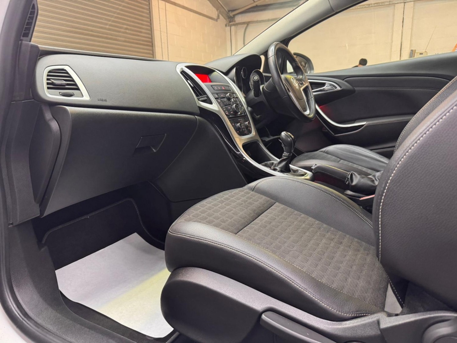 Used Vauxhall Astra GTC 2014 for sale - 77609877: Photo 42