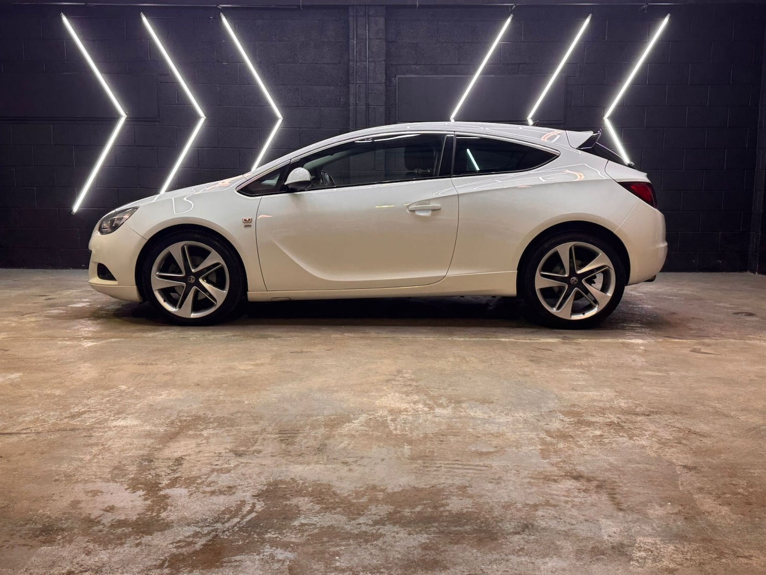 Used Vauxhall Astra GTC 2014 for sale - 77609877: Photo 7