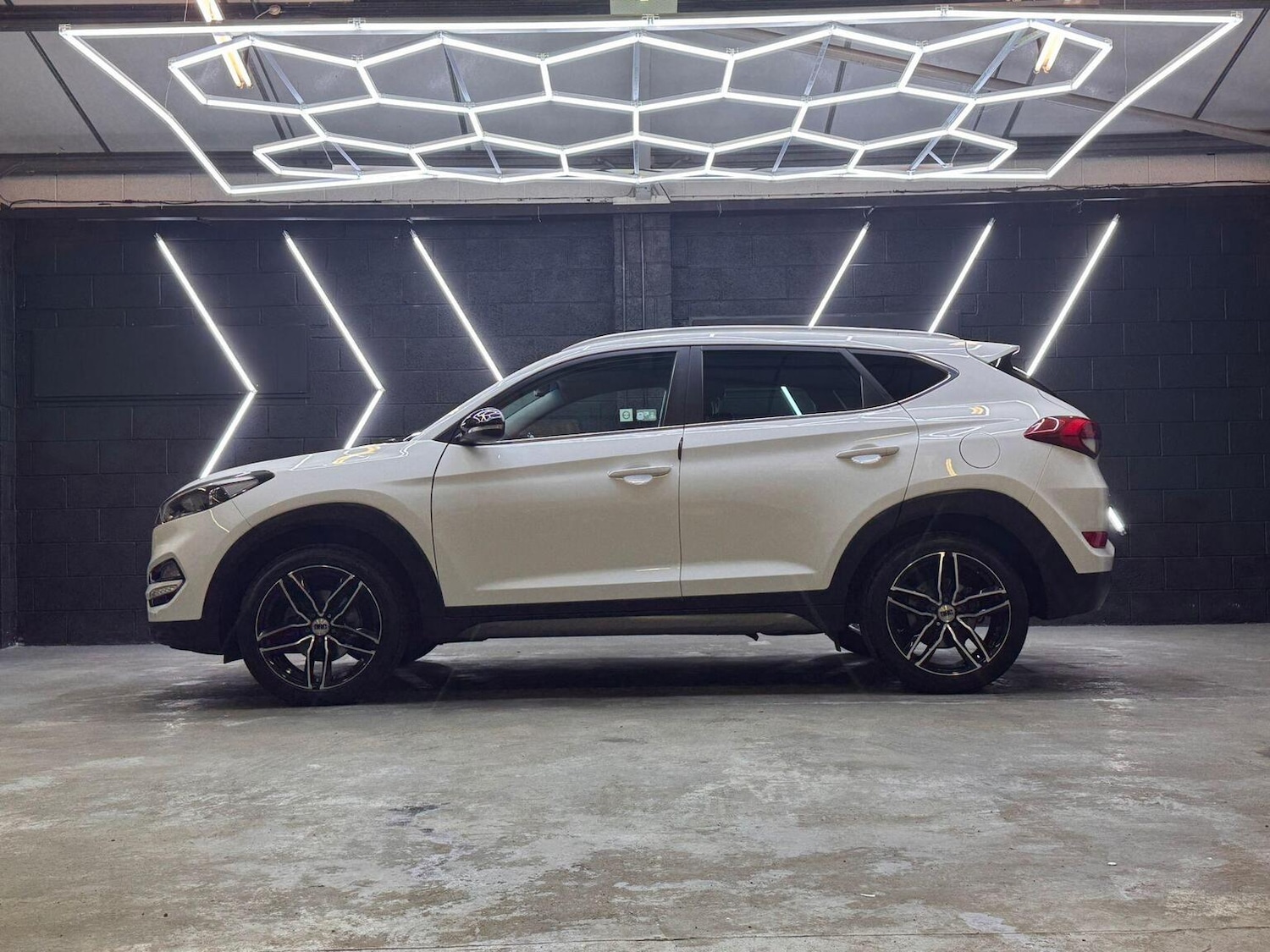 Used Hyundai TUCSON 2016 for sale - 77370638: Photo 3