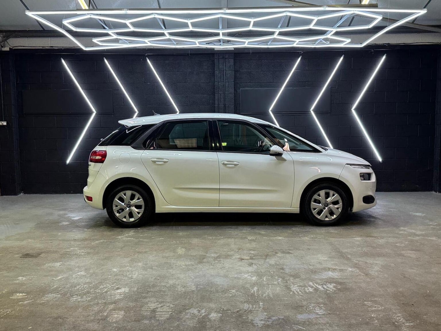 Used Citroen C4 Picasso 2013 for sale - 76793390: Photo 26