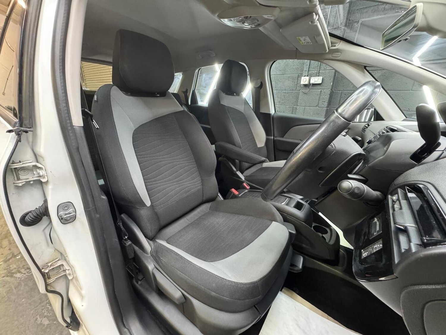 Used Citroen C4 Picasso 2013 for sale - 76793390: Photo 30