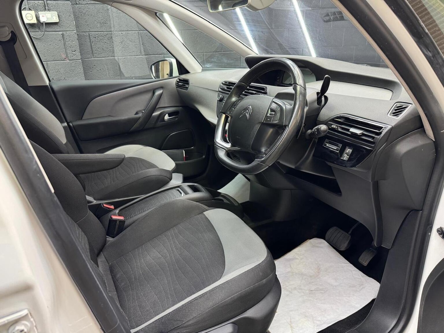 Used Citroen C4 Picasso 2013 for sale - 76793390: Photo 31