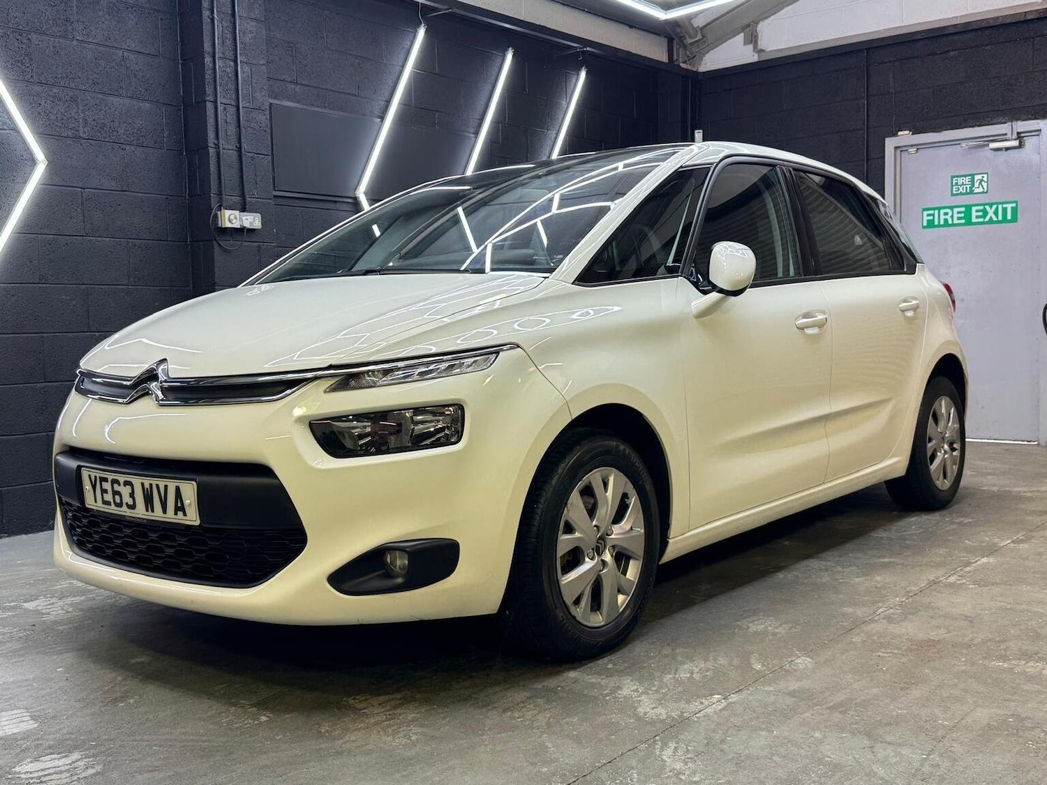 Used Citroen C4 Picasso 2013 for sale - 76793390: Photo 4