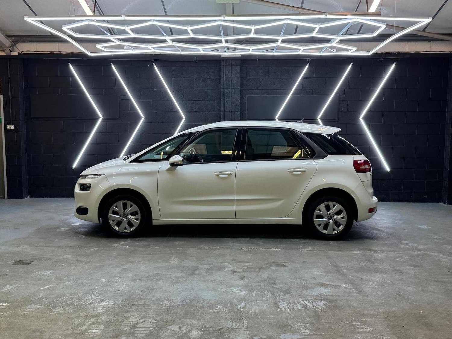 Used Citroen C4 Picasso 2013 for sale - 76793390: Photo 6