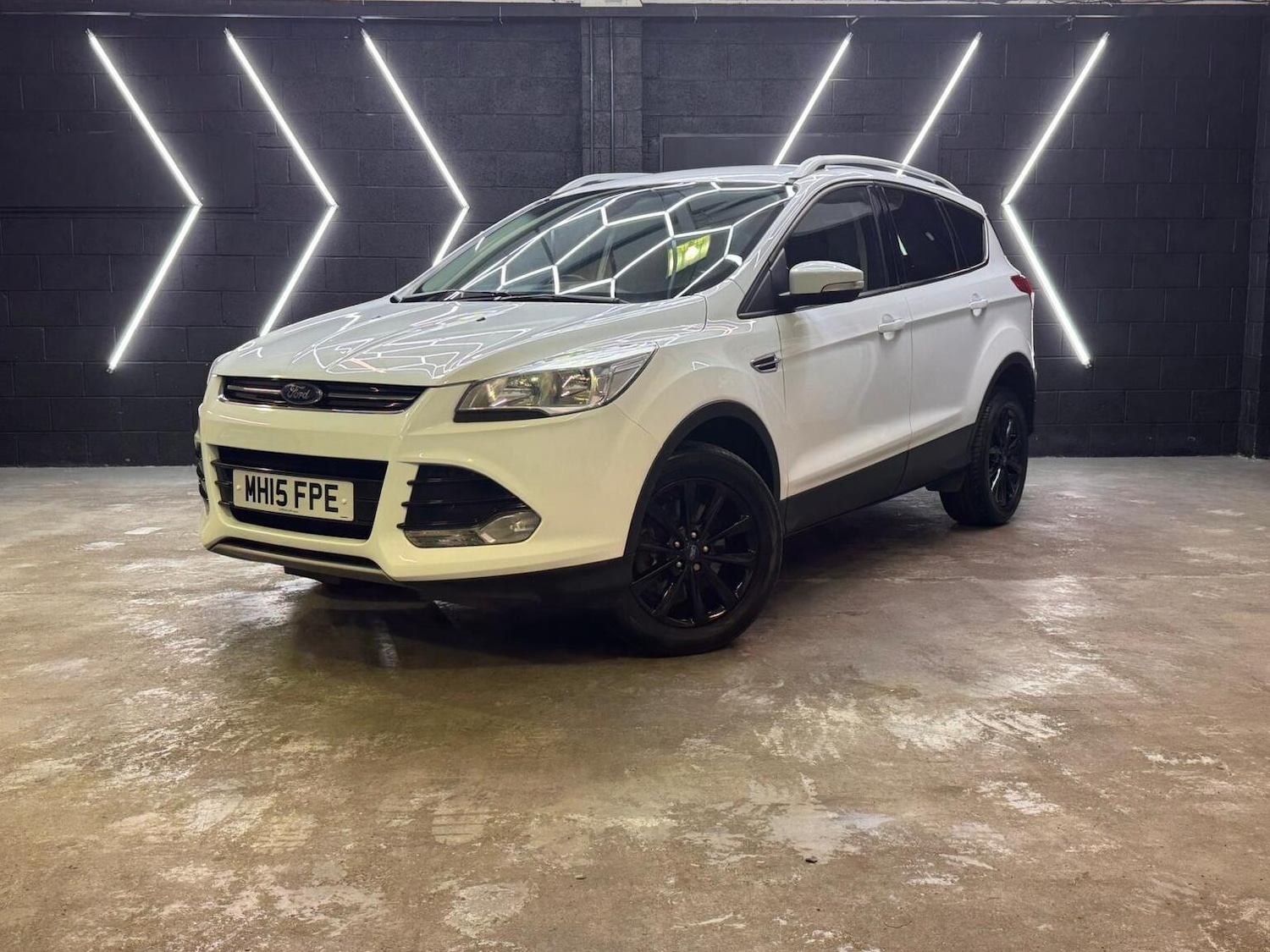 Used Ford Kuga 2015 for sale - 76725762: Photo 2