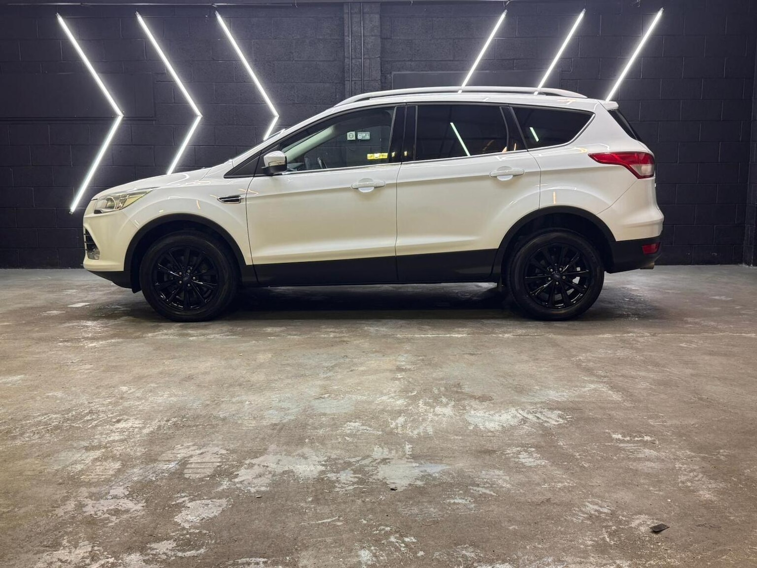 Used Ford Kuga 2015 for sale - 76725762: Photo 3