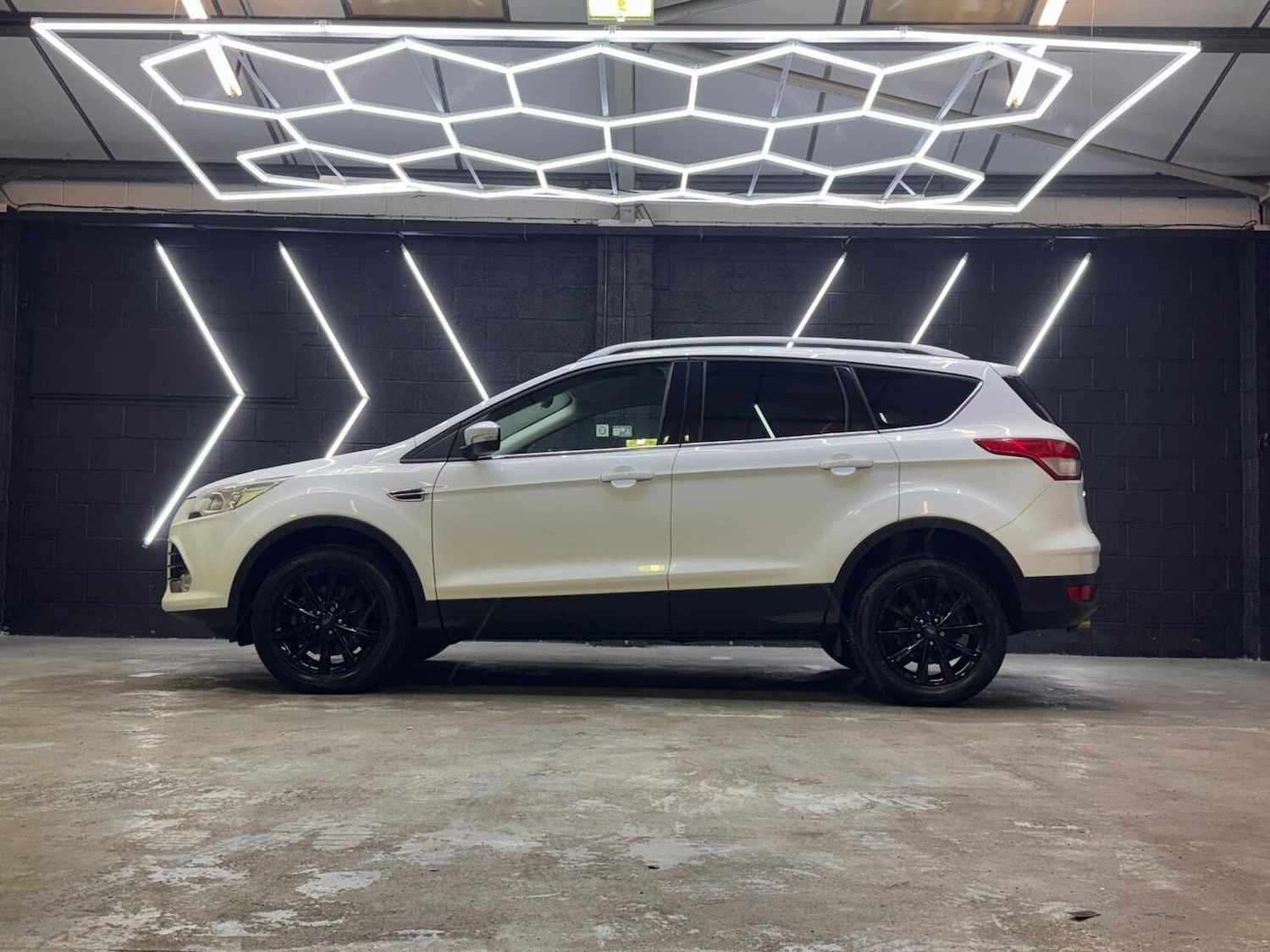 Used Ford Kuga 2015 for sale - 76725762: Photo 8