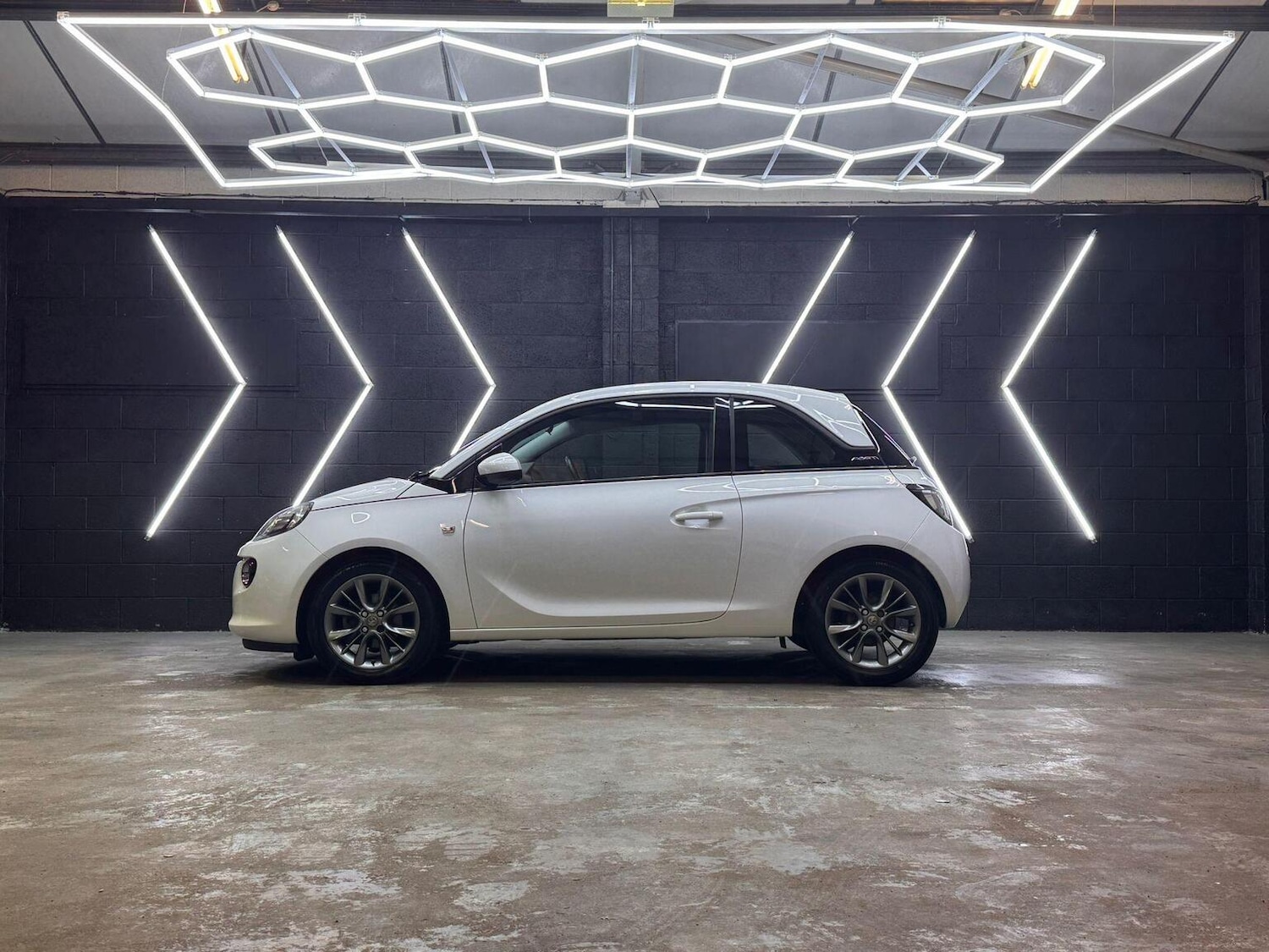 Used Vauxhall ADAM 2015 for sale - 76951082: Photo 3