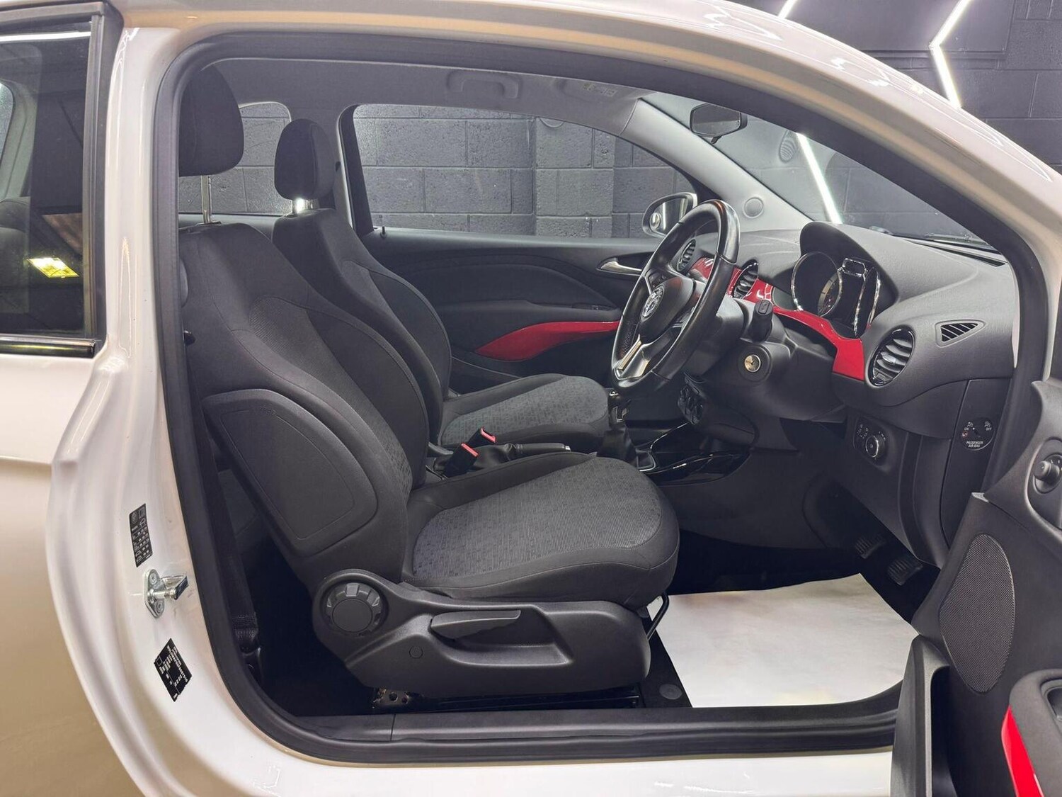 Used Vauxhall ADAM 2015 for sale - 76951082: Photo 35