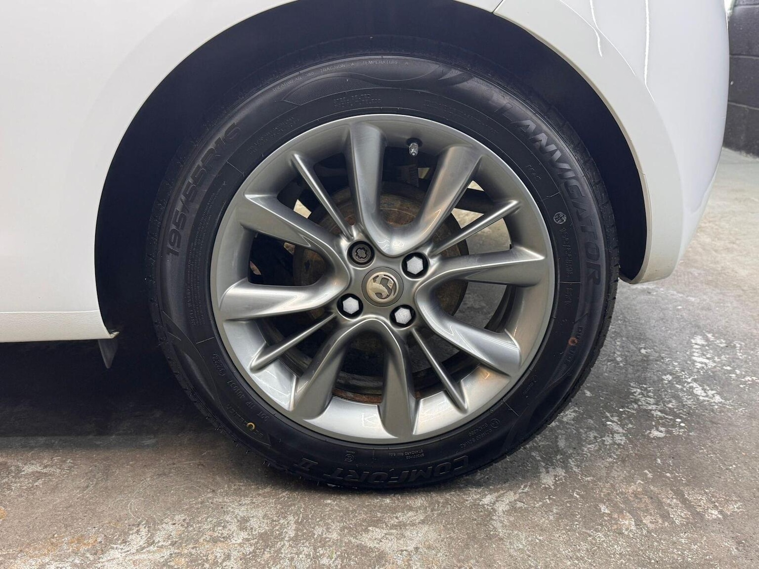 Used Vauxhall ADAM 2015 for sale - 76951082: Photo 46