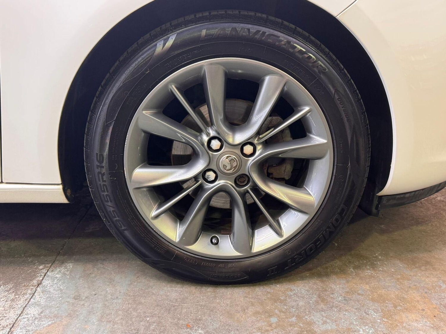 Used Vauxhall ADAM 2015 for sale - 76951082: Photo 47