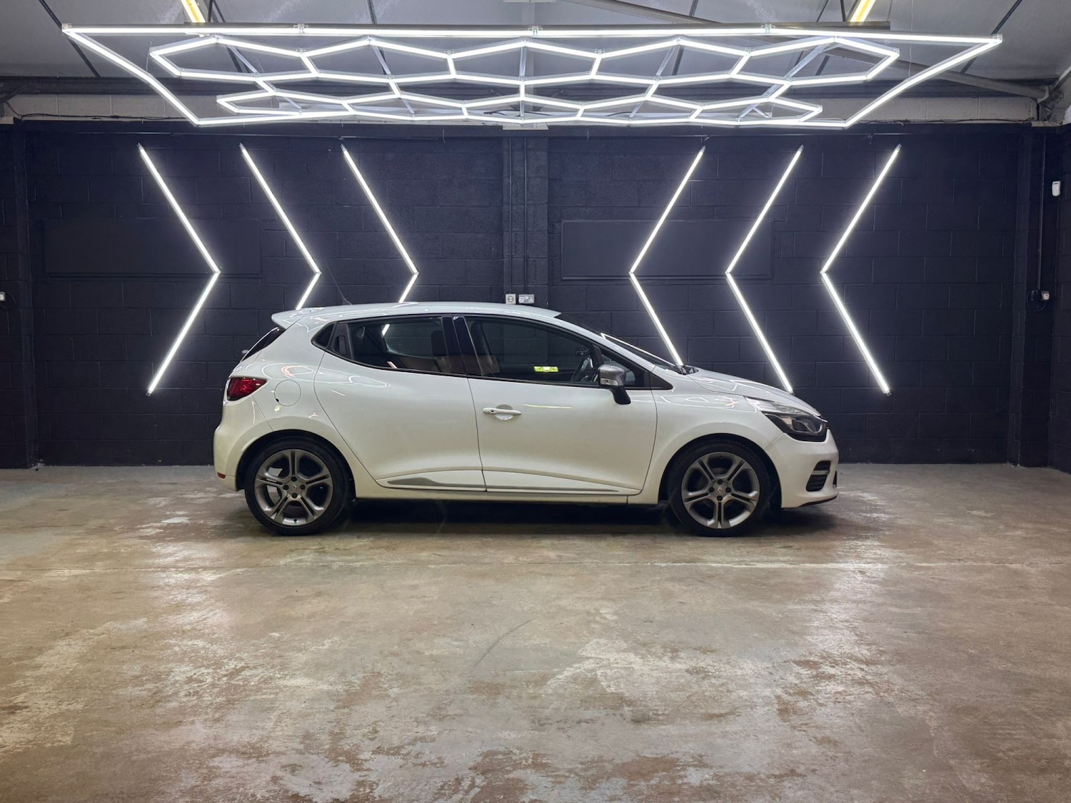 Used Renault Clio 2016 for sale - 78045630: Photo 24