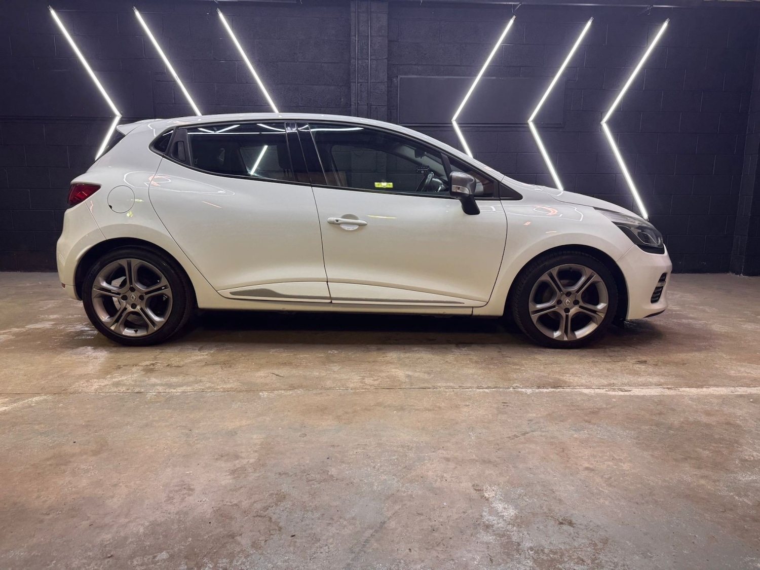 Used Renault Clio 2016 for sale - 78045630: Photo 27