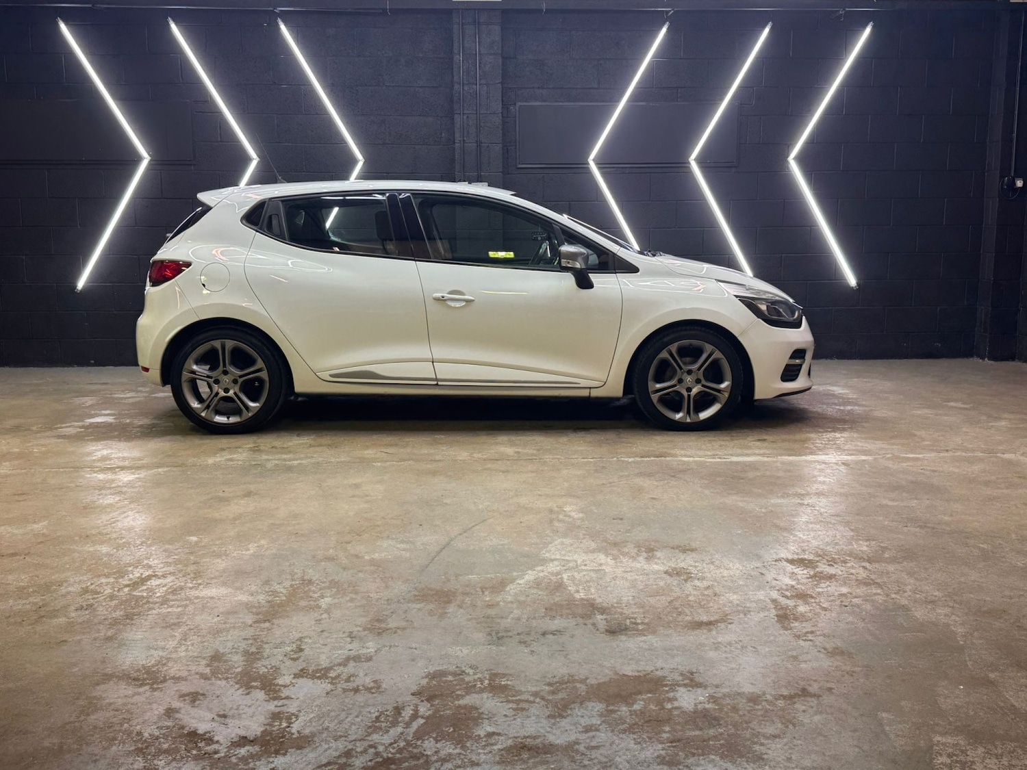 Used Renault Clio 2016 for sale - 78045630: Photo 28