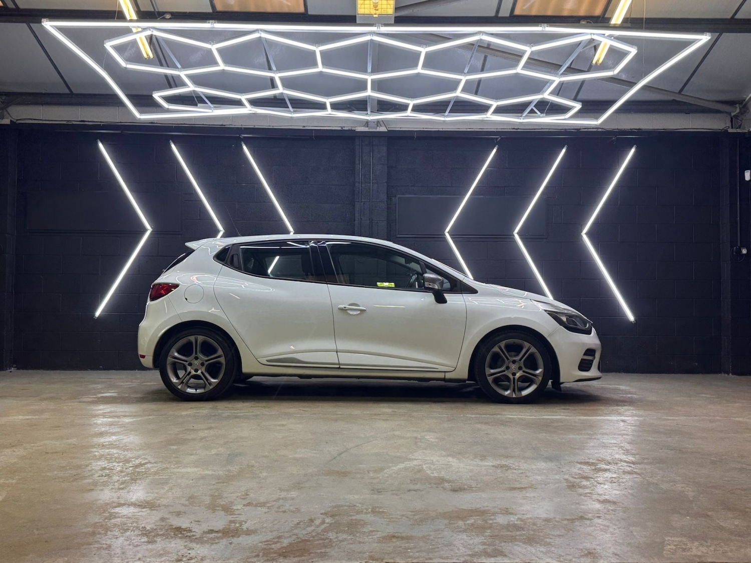 Used Renault Clio 2016 for sale - 78045630: Photo 29