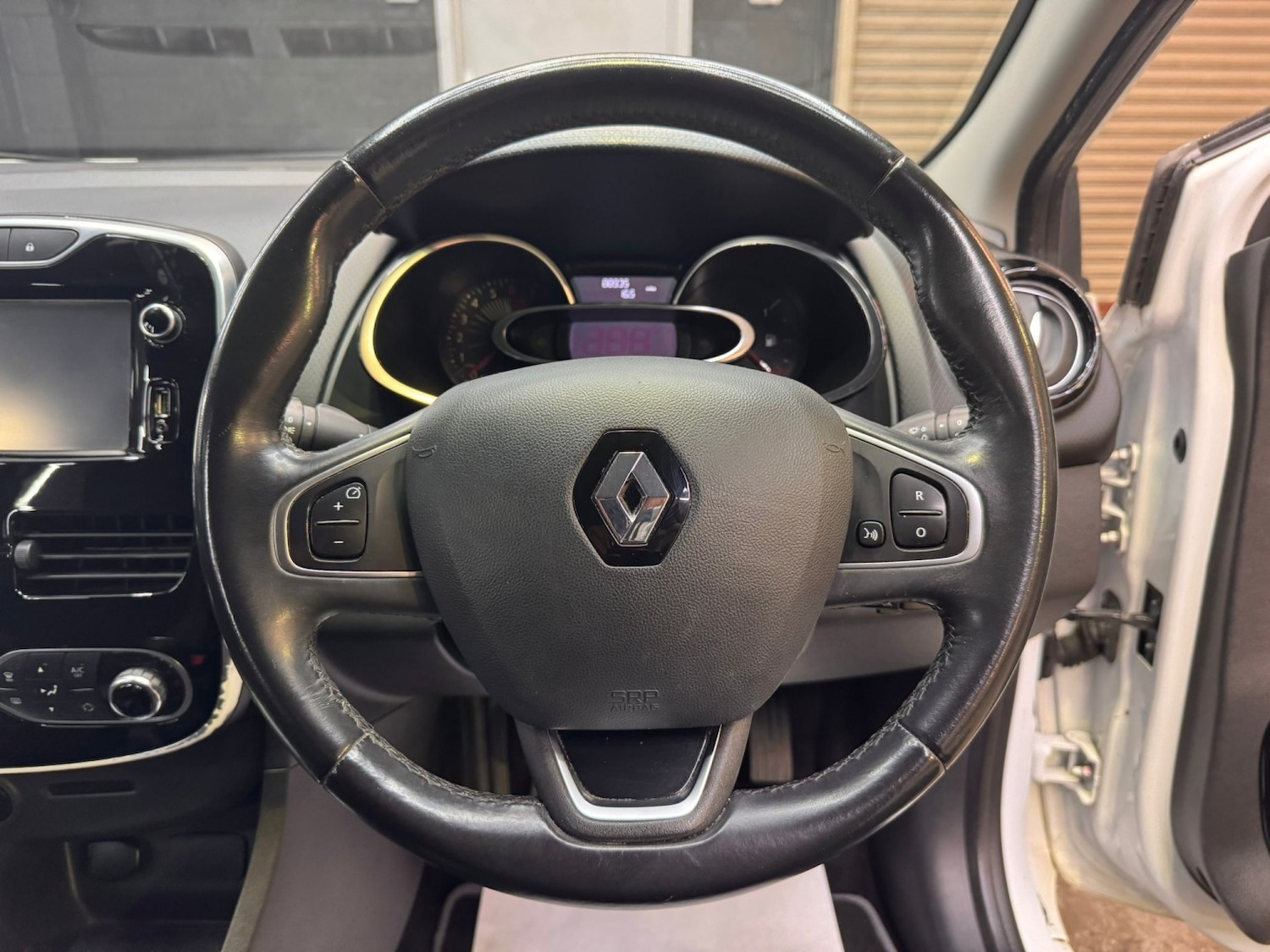 Used Renault Clio 2016 for sale - 78045630: Photo 32