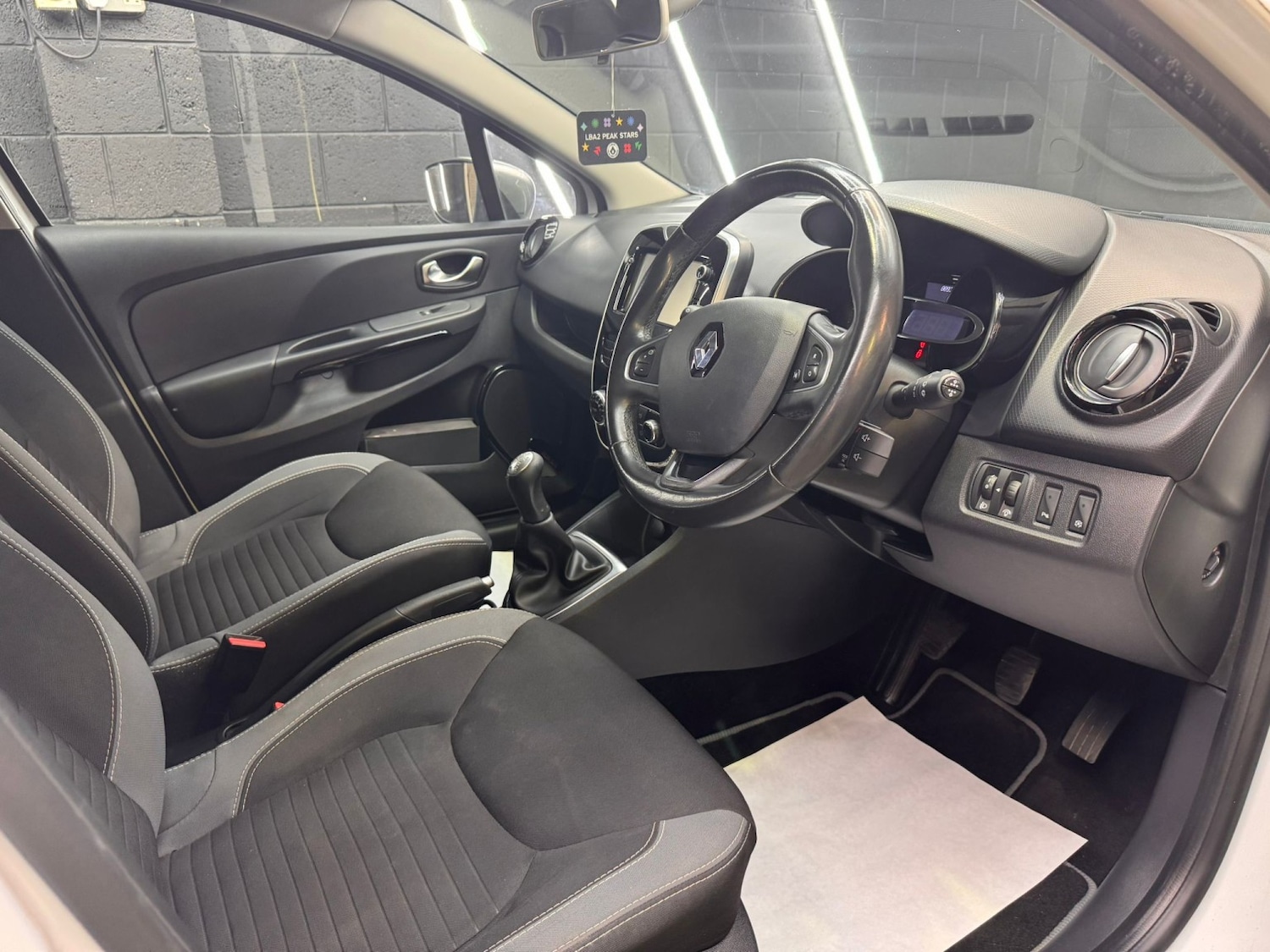 Used Renault Clio 2016 for sale - 78045630: Photo 36