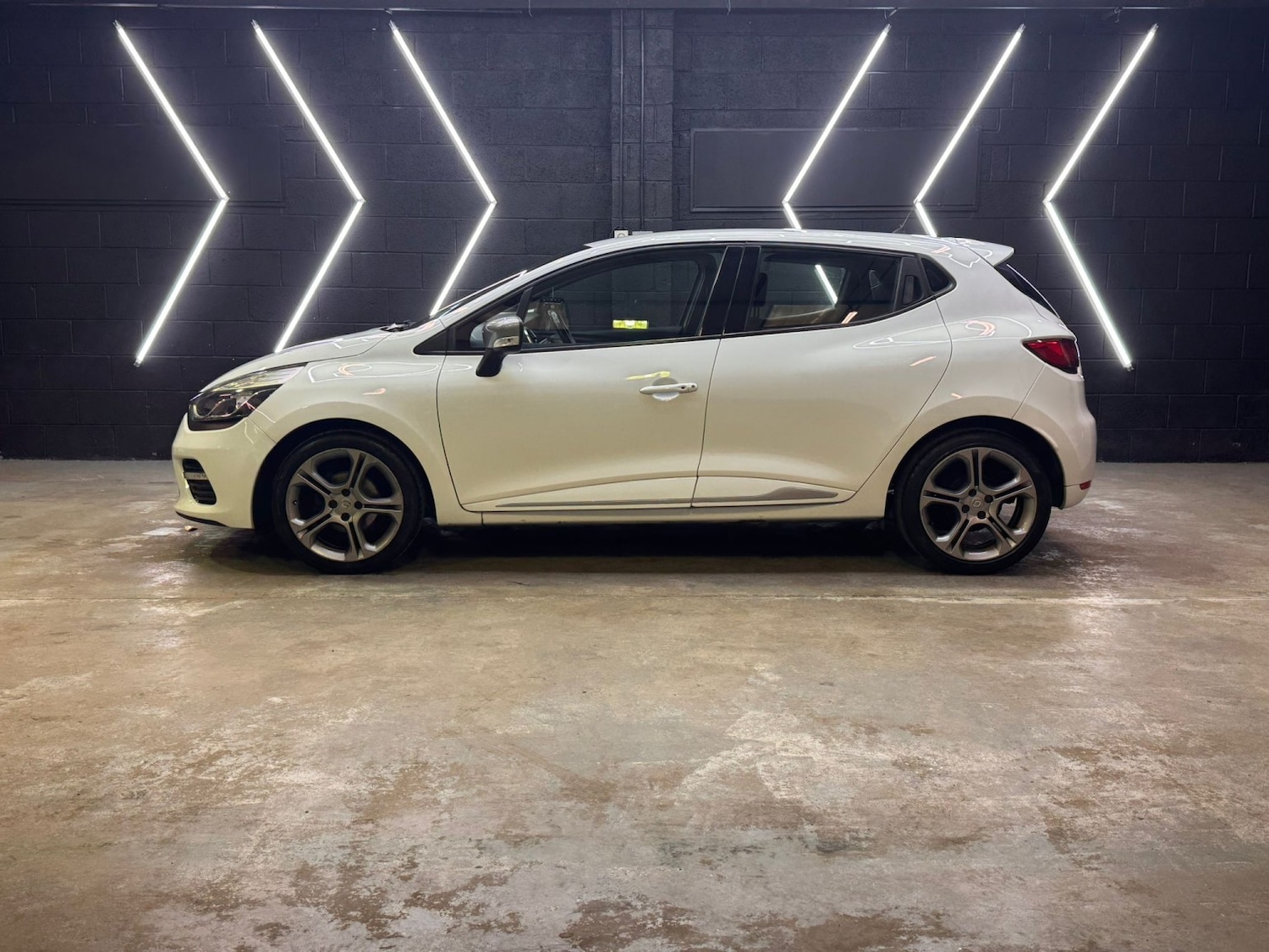 Used Renault Clio 2016 for sale - 78045630: Photo 7