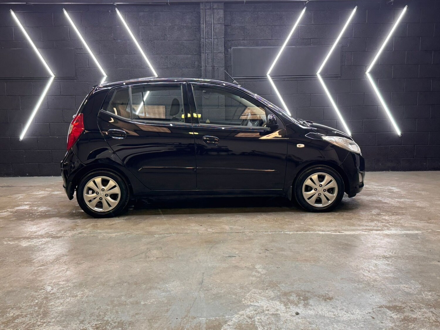 Used Hyundai i10 2013 for sale - 78182856: Photo 25