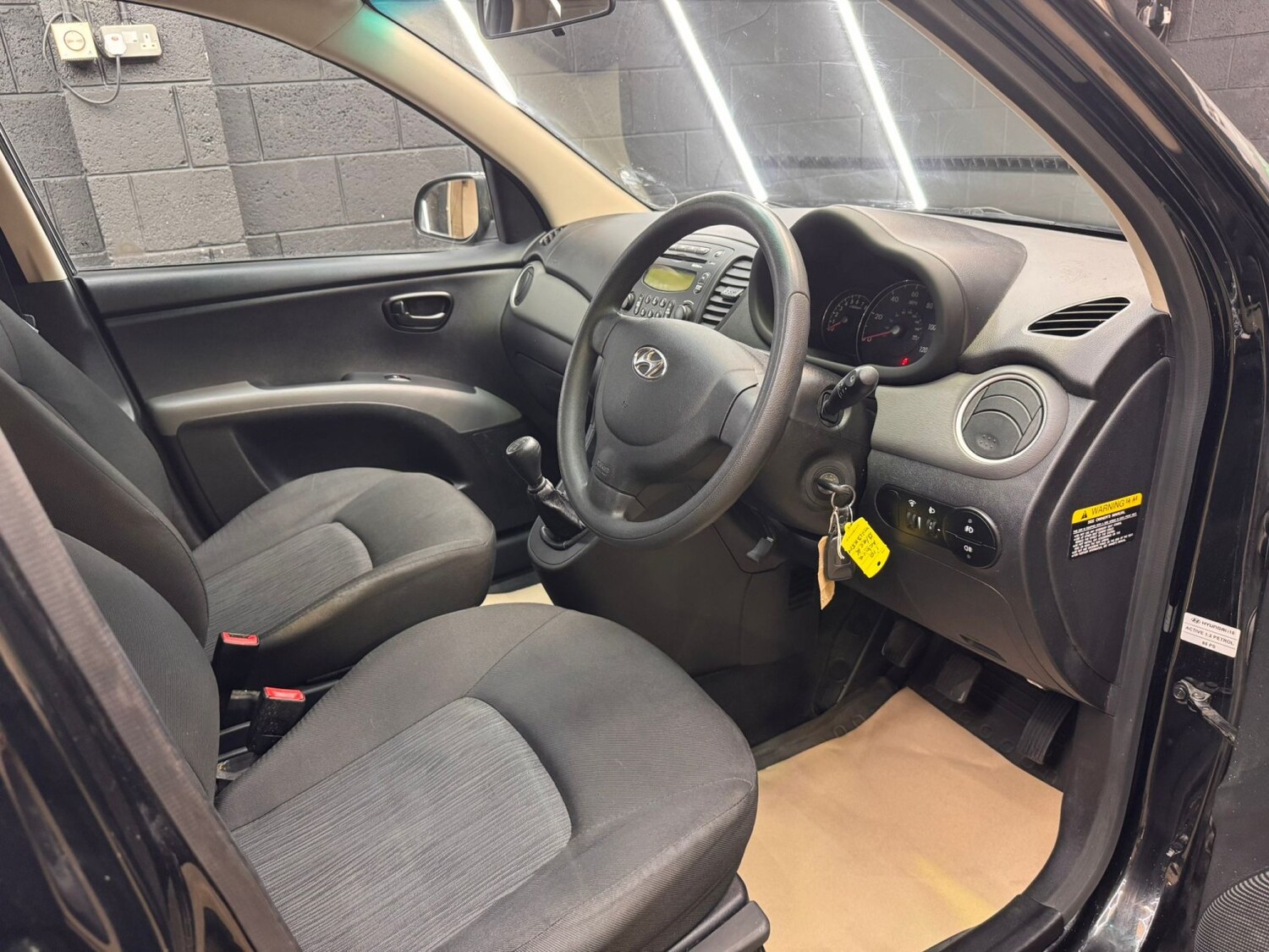 Used Hyundai i10 2013 for sale - 78182856: Photo 28