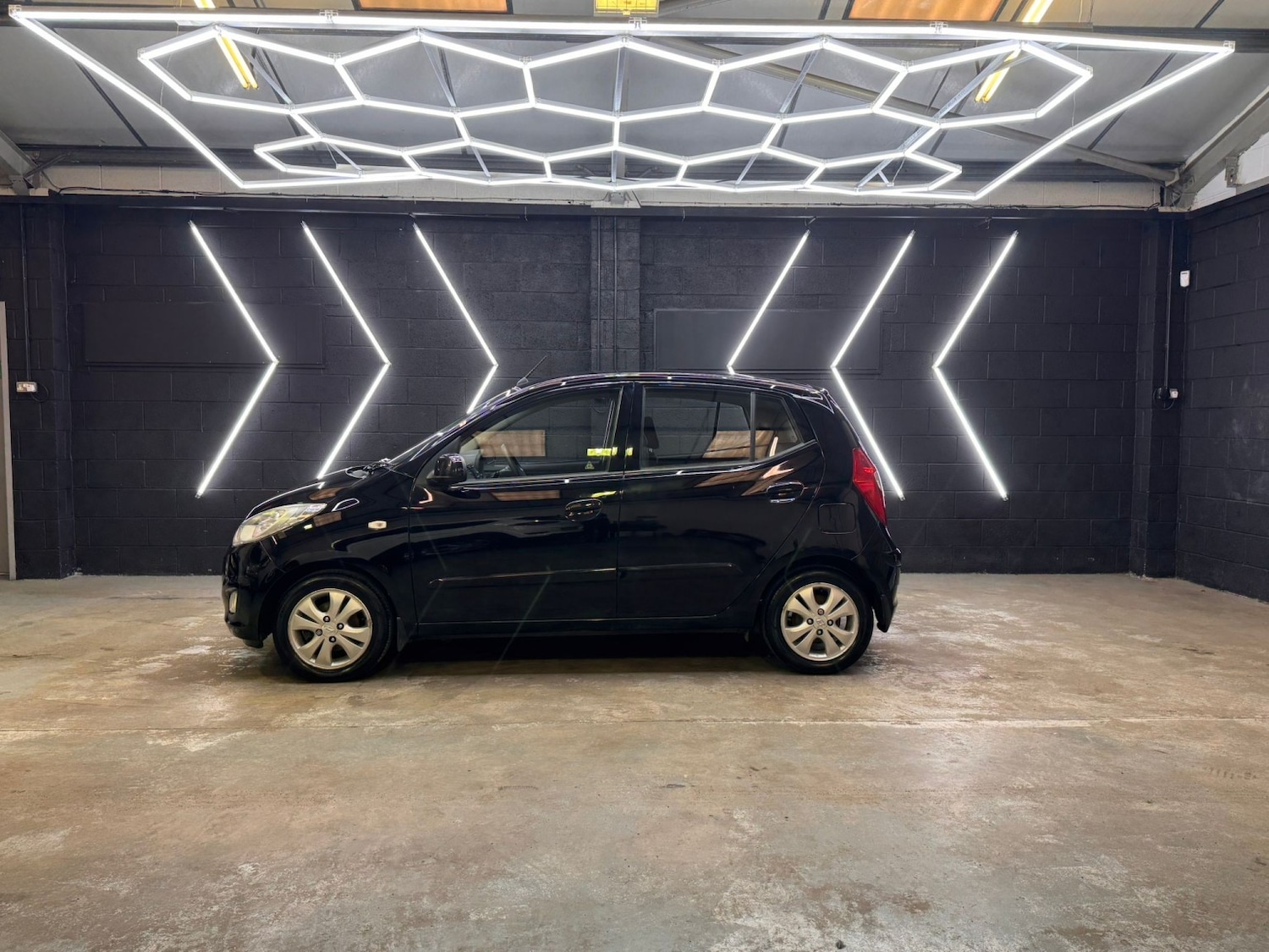 Used Hyundai i10 2013 for sale - 78182856: Photo 3