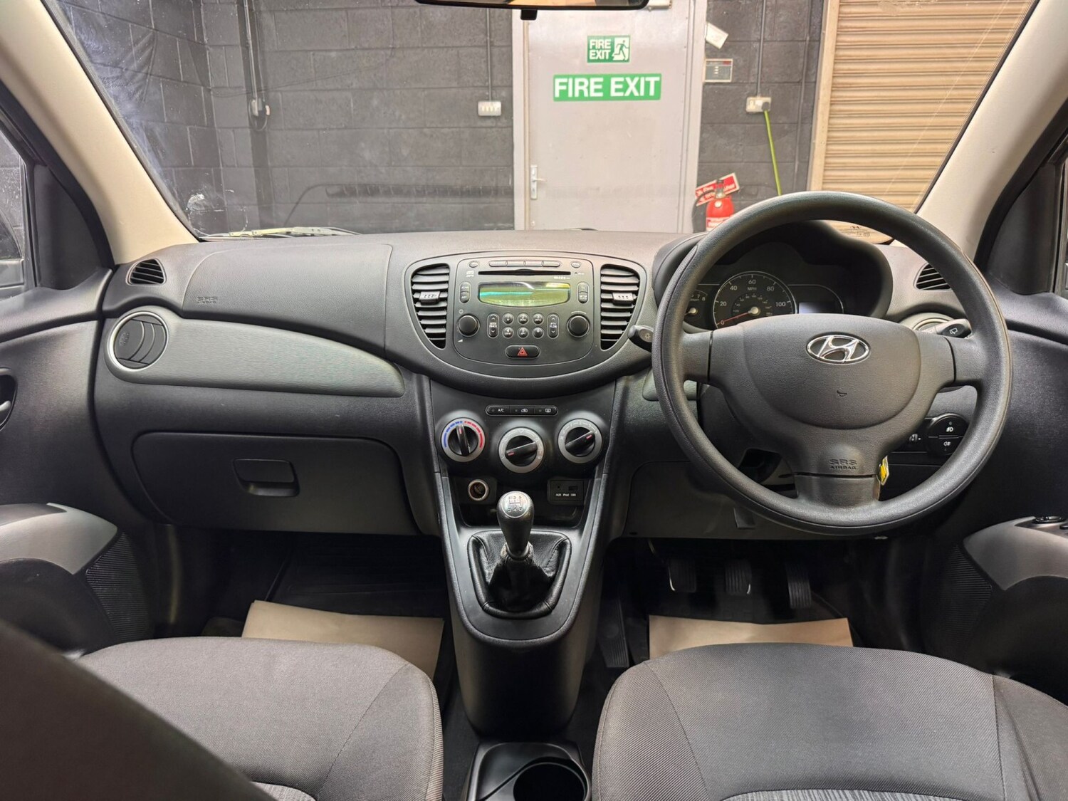 Used Hyundai i10 2013 for sale - 78182856: Photo 30