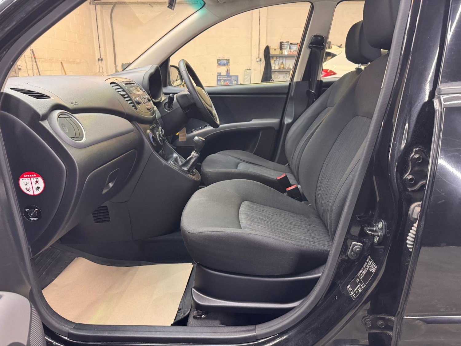 Used Hyundai i10 2013 for sale - 78182856: Photo 35