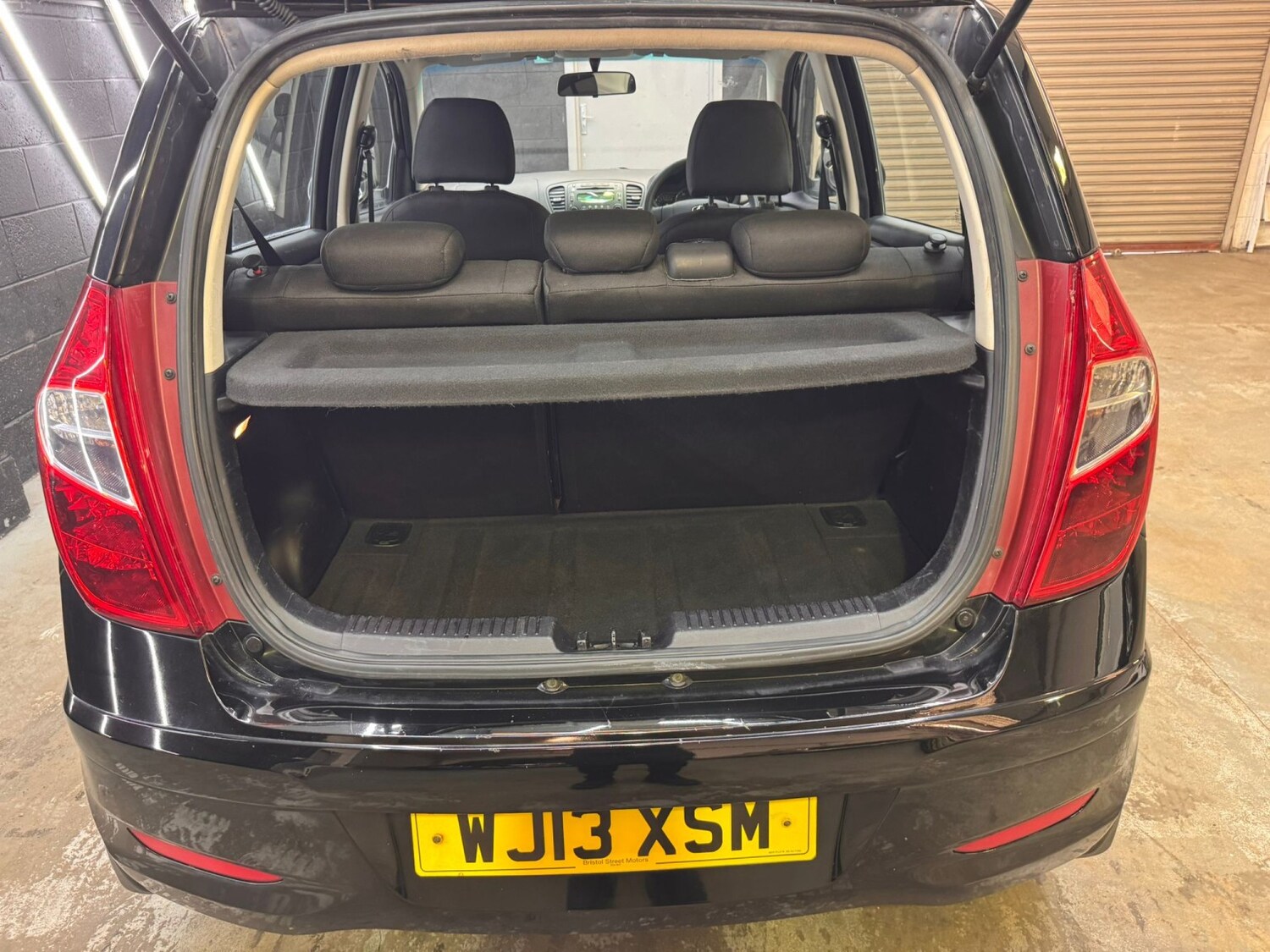 Used Hyundai i10 2013 for sale - 78182856: Photo 40