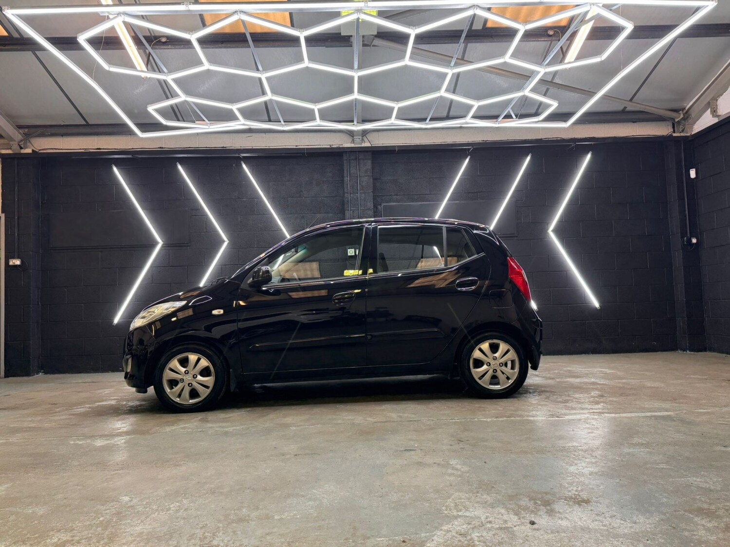 Used Hyundai i10 2013 for sale - 78182856: Photo 6