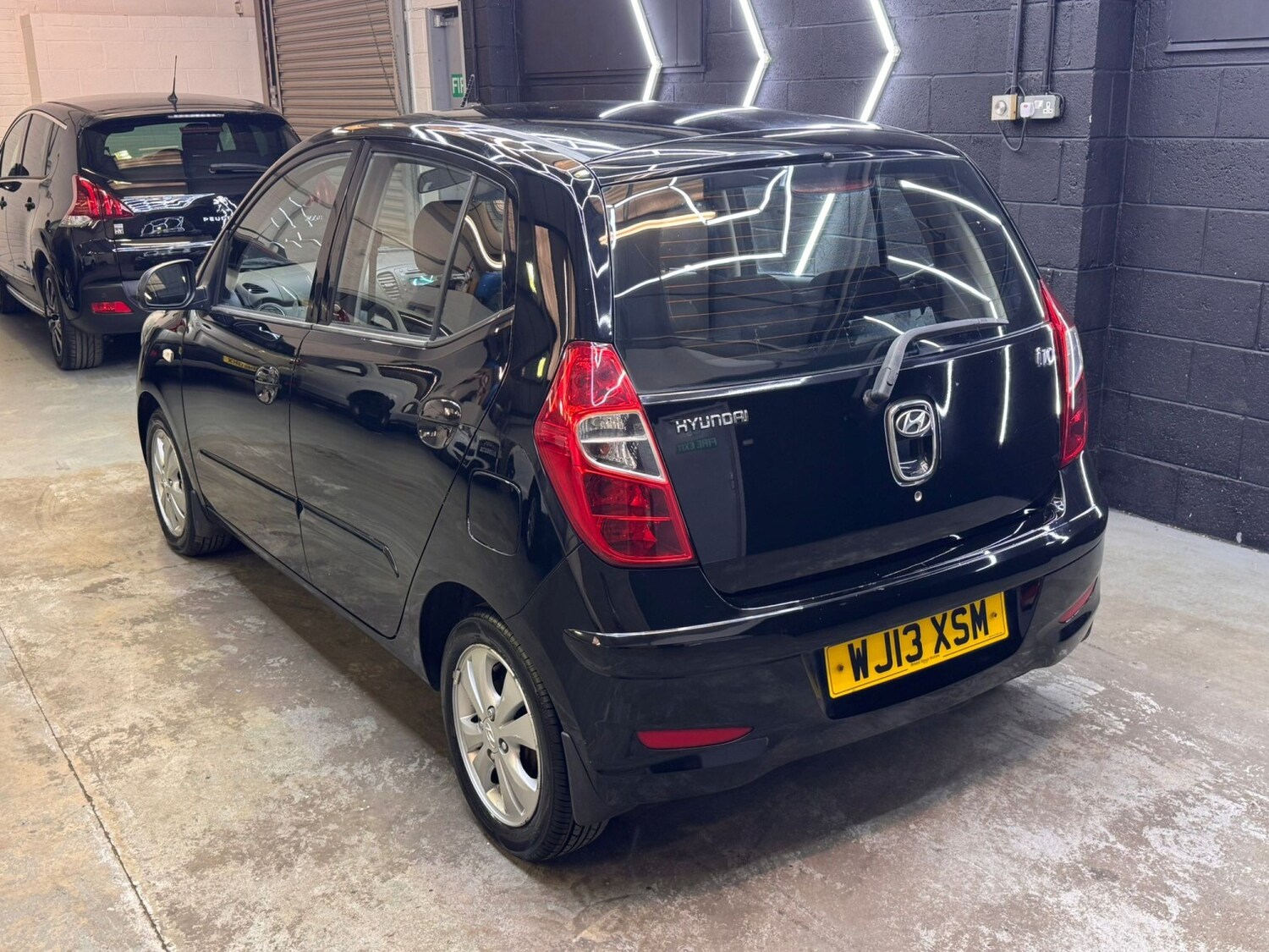 Used Hyundai i10 2013 for sale - 78182856: Photo 9