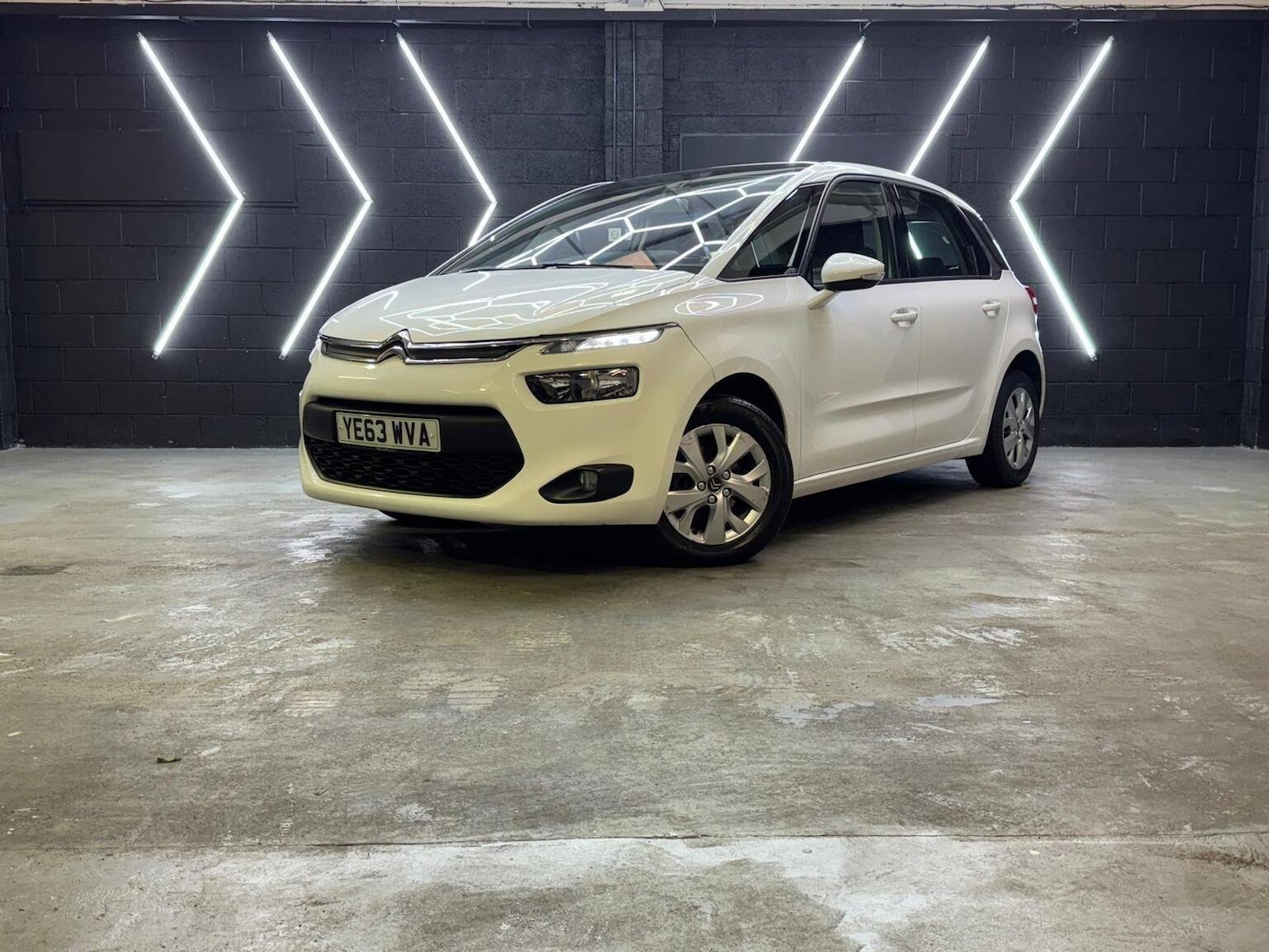 Used Citroen C4 Picasso 2013 for sale - 76725751: Photo 12