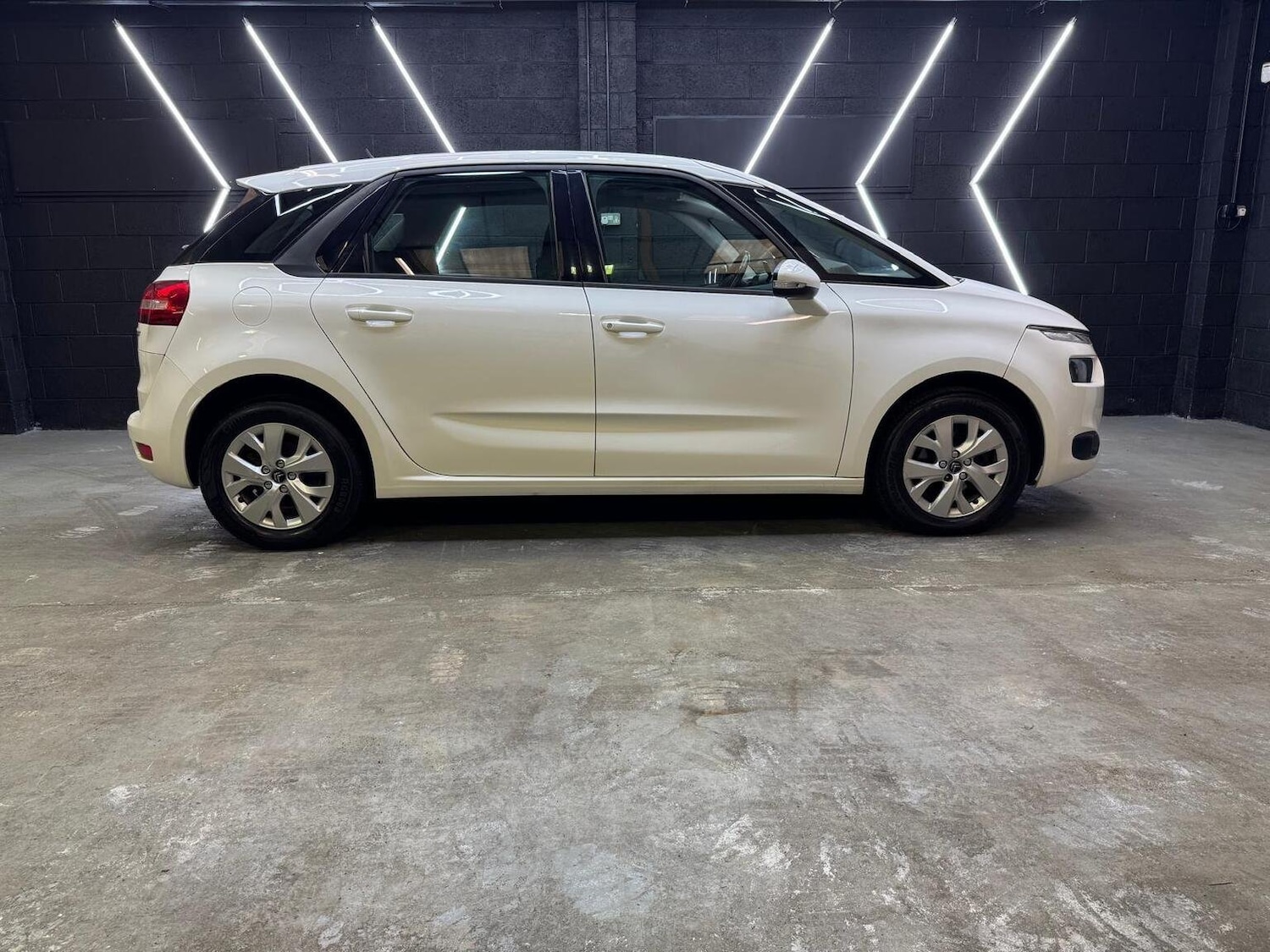 Used Citroen C4 Picasso 2013 for sale - 76725751: Photo 29