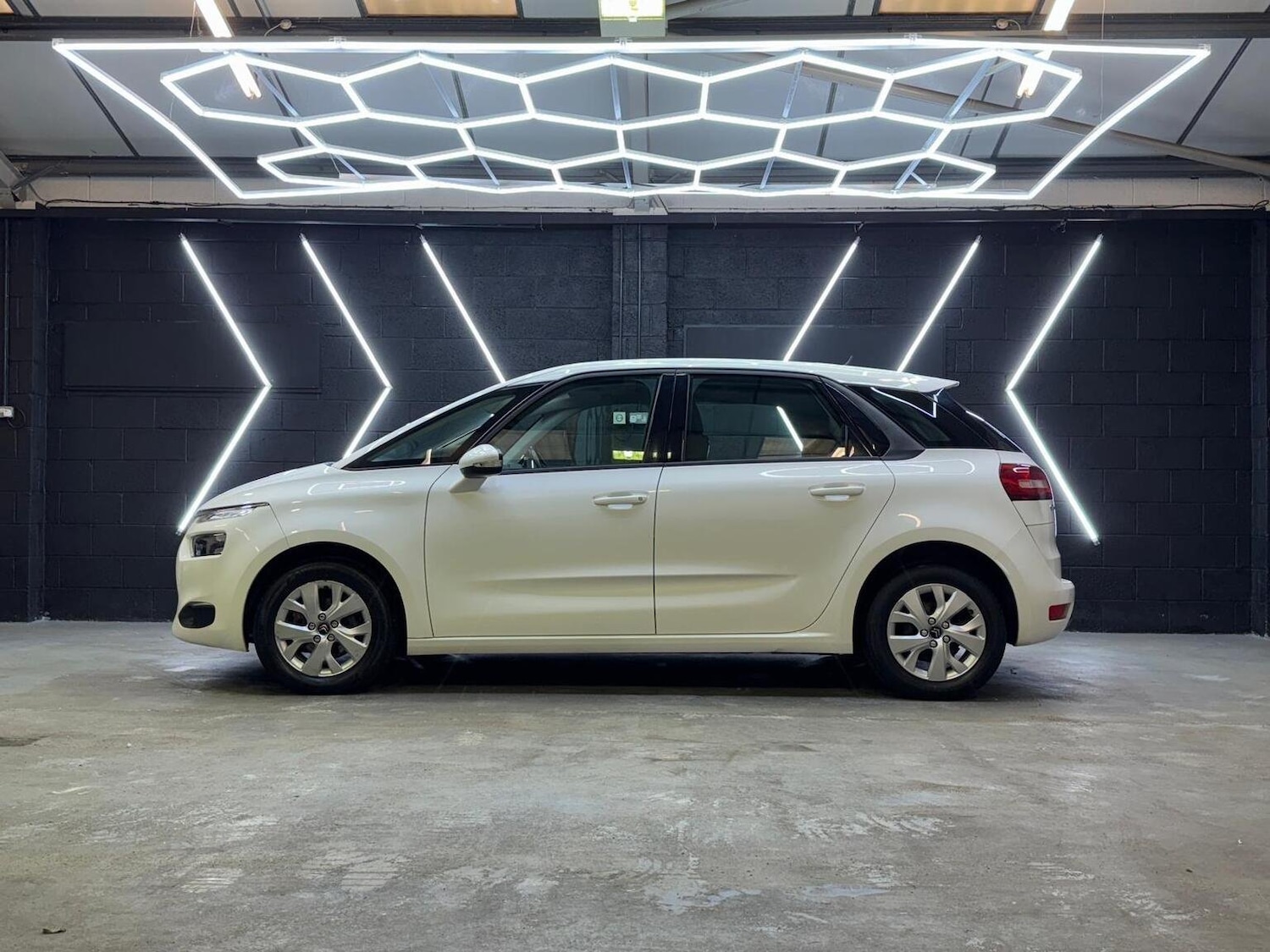 Used Citroen C4 Picasso 2013 for sale - 76725751: Photo 3