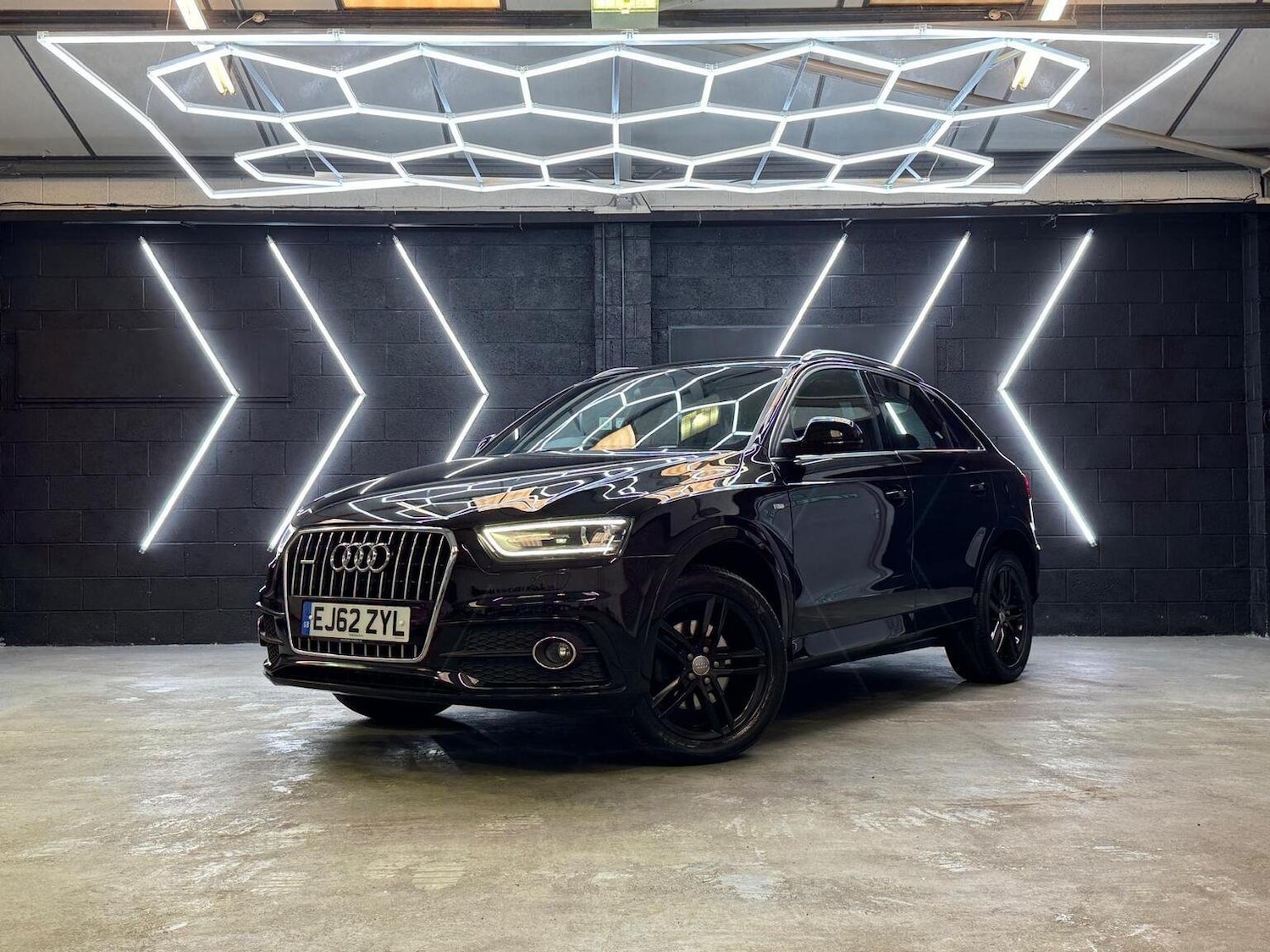 Used Audi Q3 2012 for sale - 76725757: Photo 2