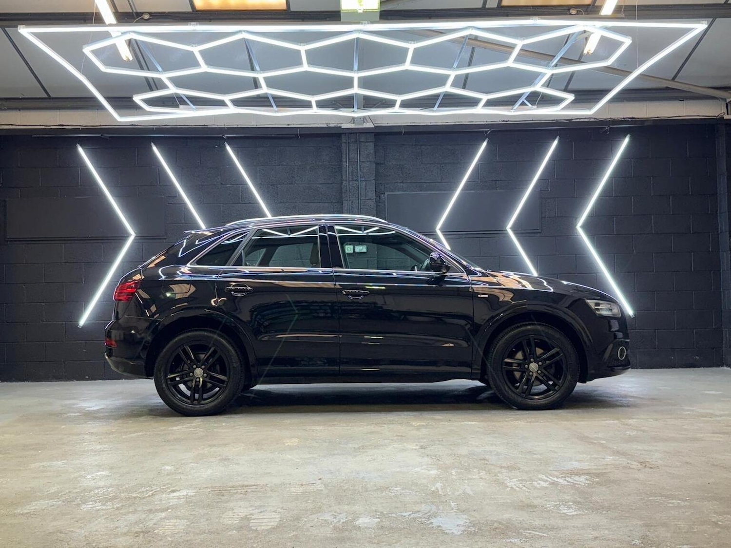 Used Audi Q3 2012 for sale - 76725757: Photo 28