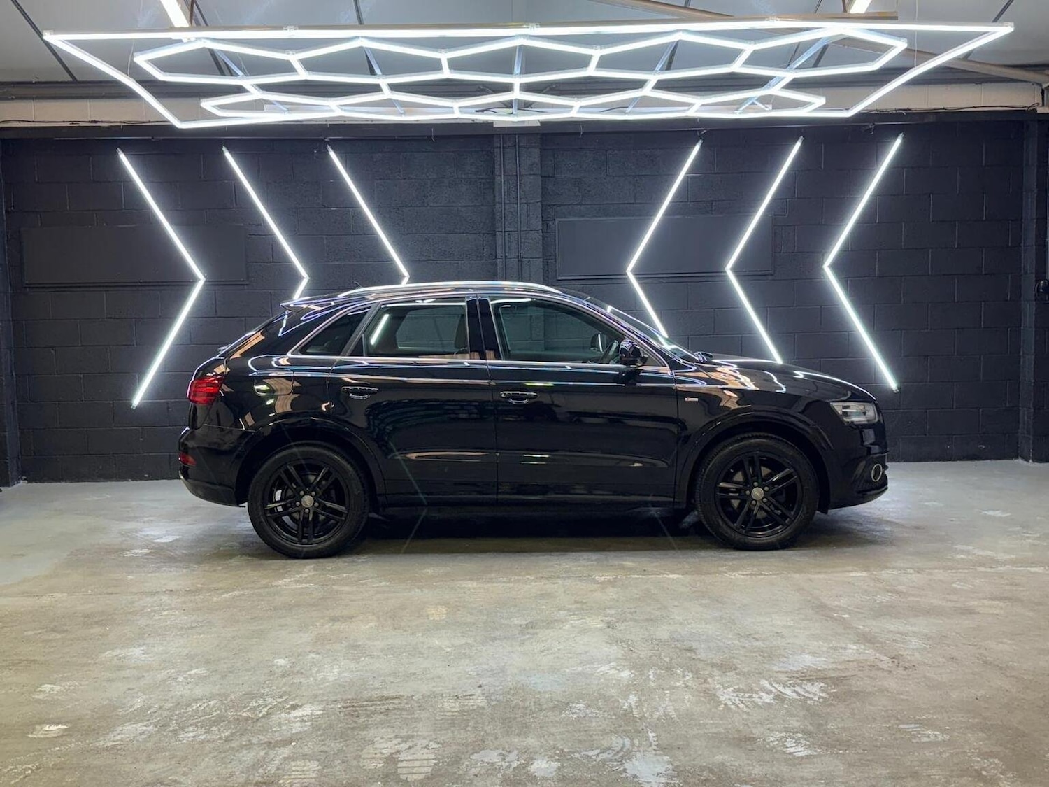 Used Audi Q3 2012 for sale - 76725757: Photo 29